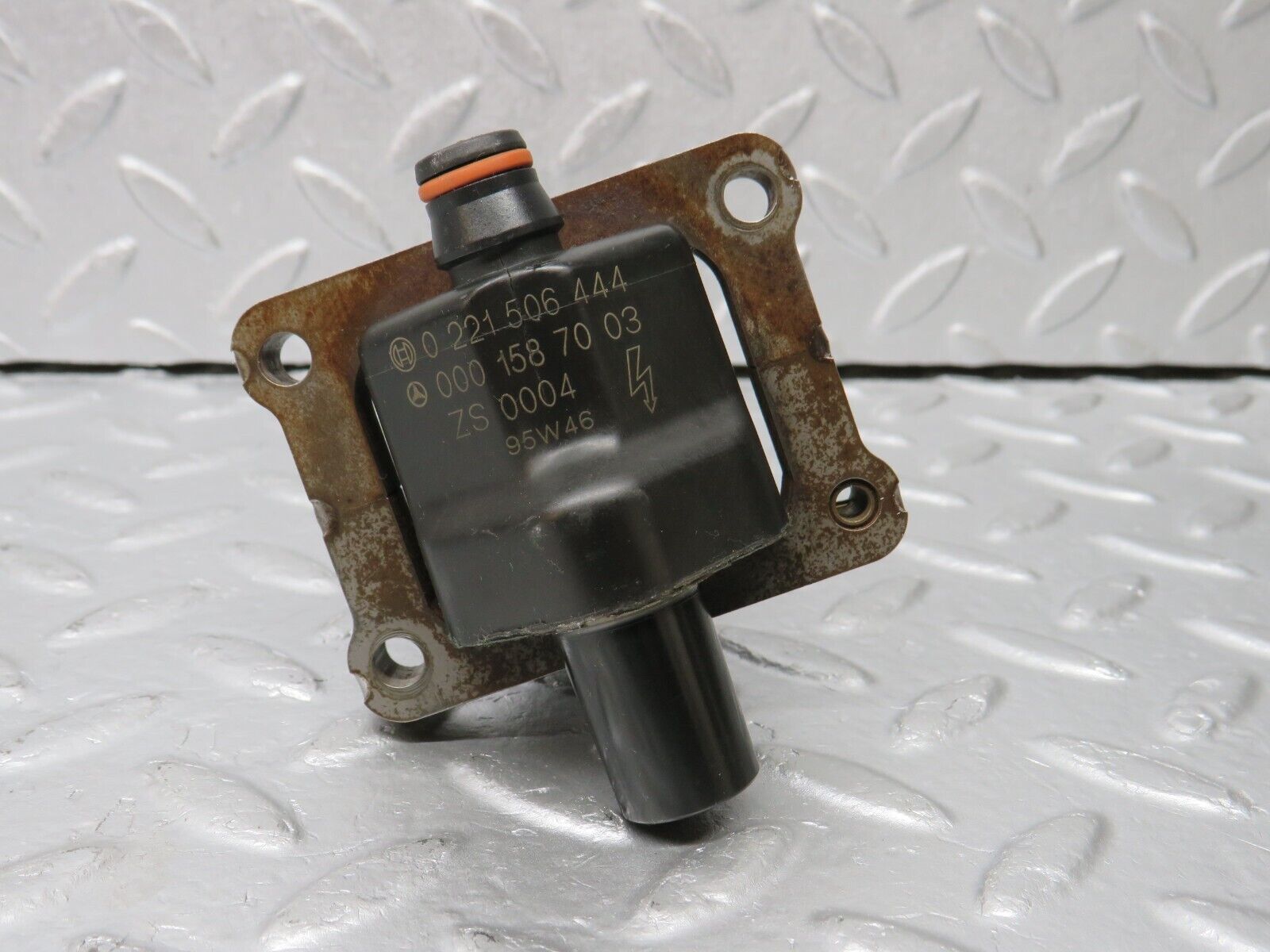 39493 Mercedes-Benz R129 320SL Coupe Ignition Coil 0001587003 0221506444 0001593542