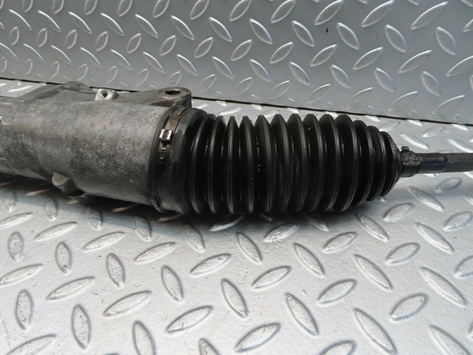 11325 Mercedes-Benz W221 S320 Steering Rack And Pinion 2211101100