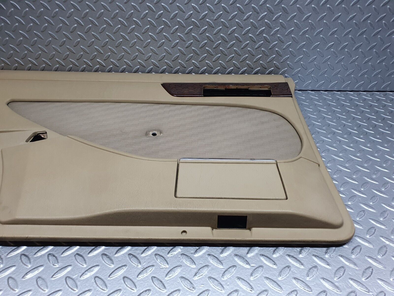 41120 Mercedes-Benz W126 300SE Rear Left Door Card Beige 1267370170