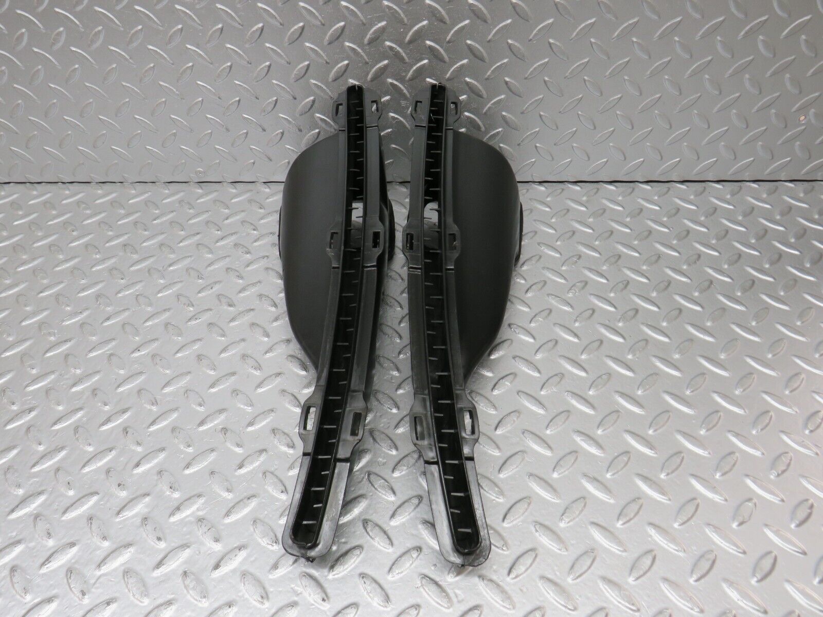 34437 Mercedes-Benz C126 380SEC Coupe Dashboard Air Vent Duct Pair 1268300219