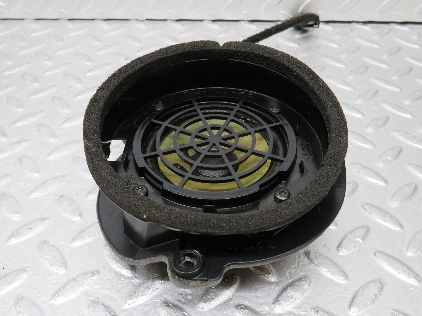 34723 Mercedes-Benz W210 320E Rear Left Door Speaker 2108273914 2108273514