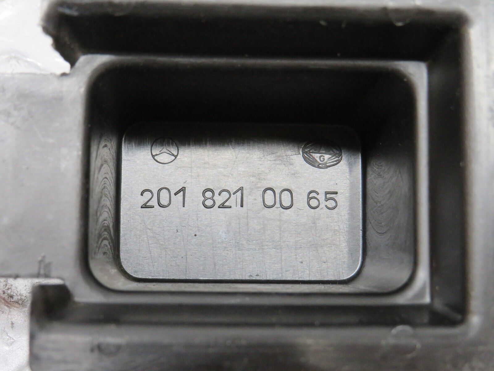 36718 Mercedes-Benz W201 190E 2.0L Switch Holder 2018210065