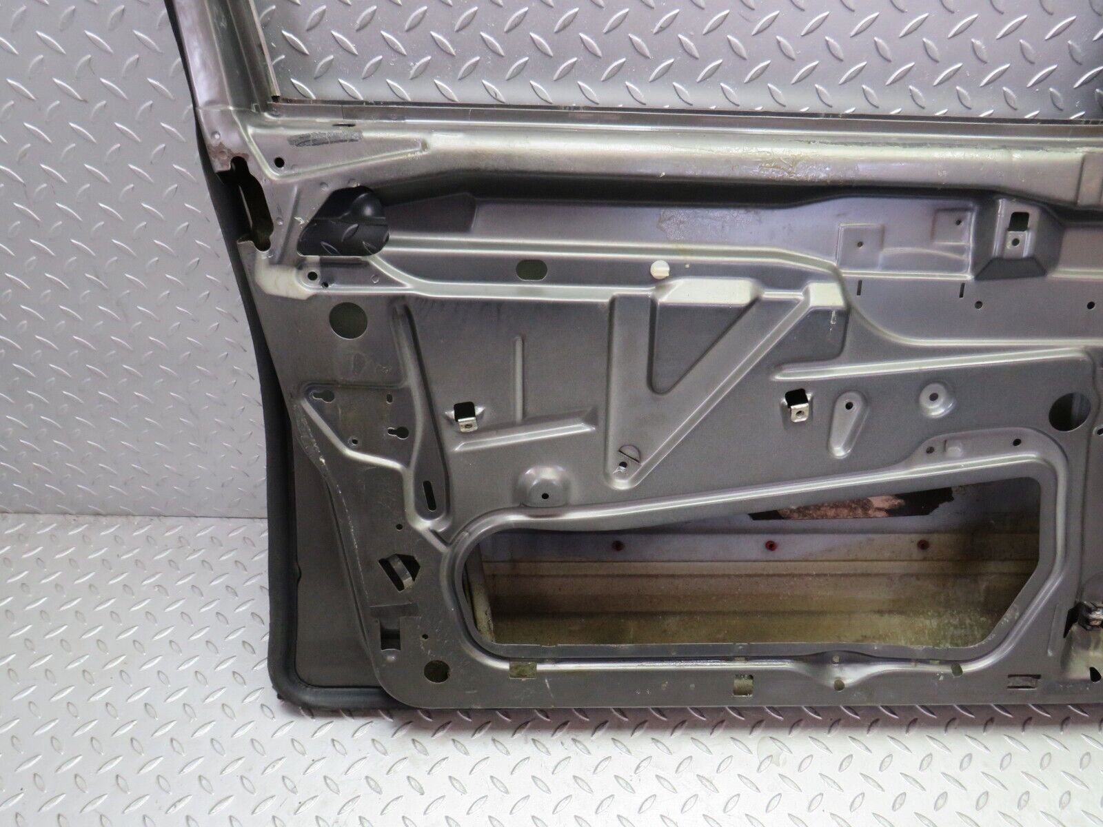 36222 Mercedes-Benz W126 420SE Front Left Door