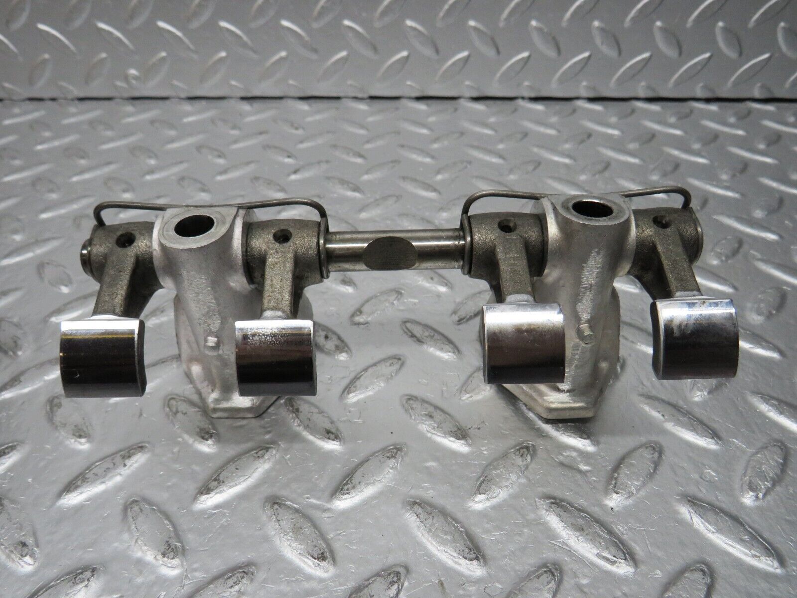 31068 Mercedes-Benz W123 200D Camshaft Rocker Arms 6160550010