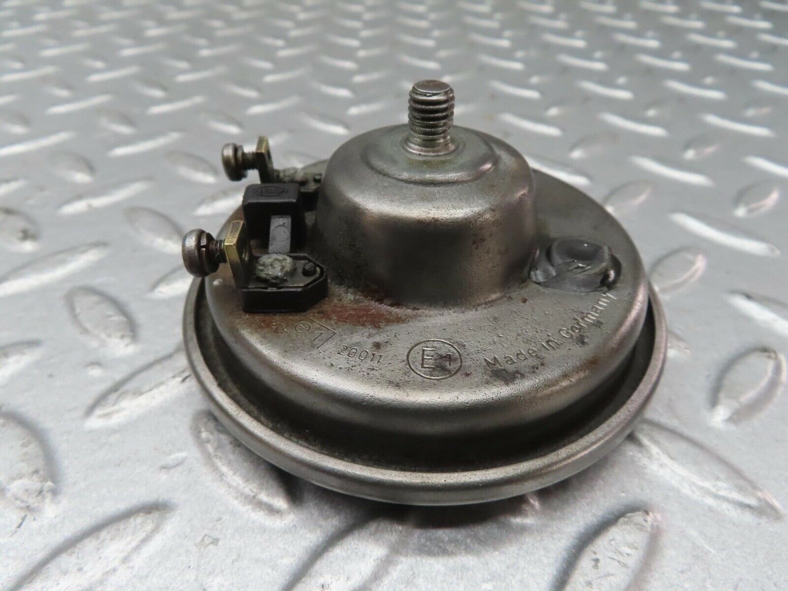 13590 Mercedes-Benz W123 200 Horn 002952