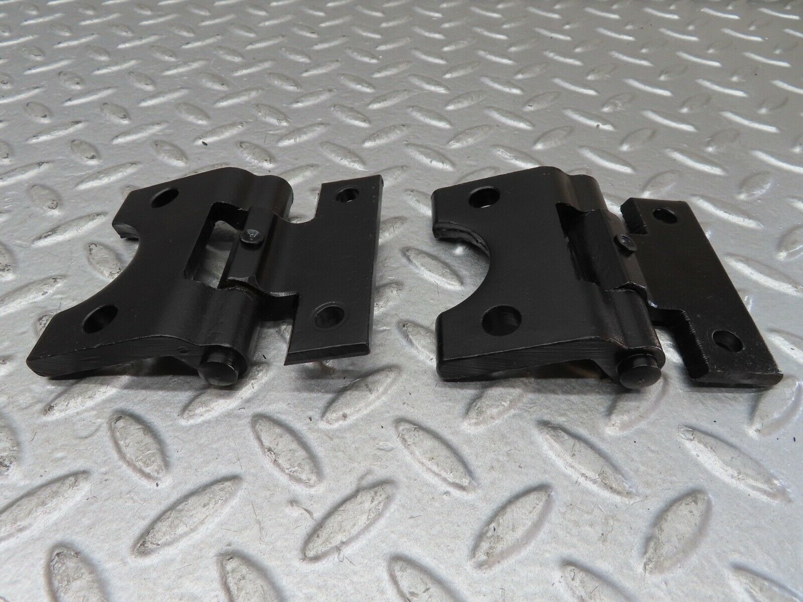 18791 Mercedes-Benz W116 Left Door Hinges Pair