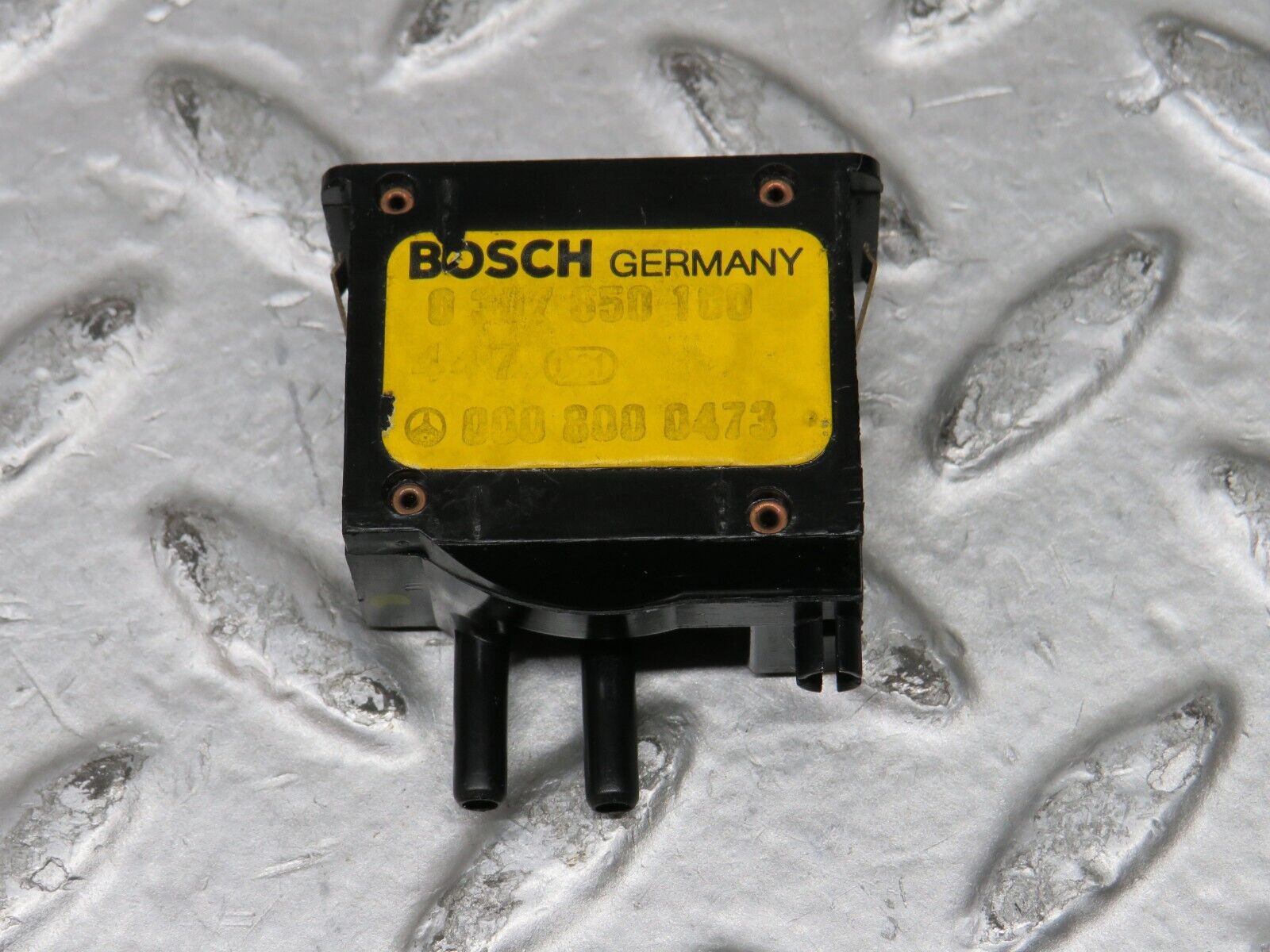 28652 Mercedes-Benz W123 230E Headlight Level Switch 0008000473