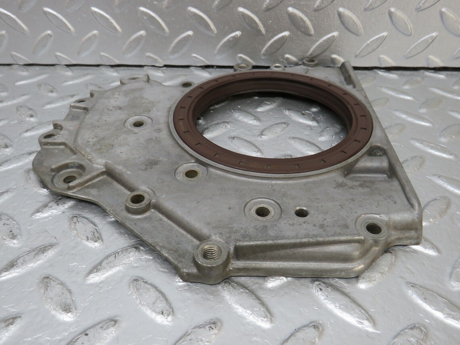 34522 Mercedes-Benz C126 380SEC Coupe Crankshaft Rear Sealing Cover 1170110008