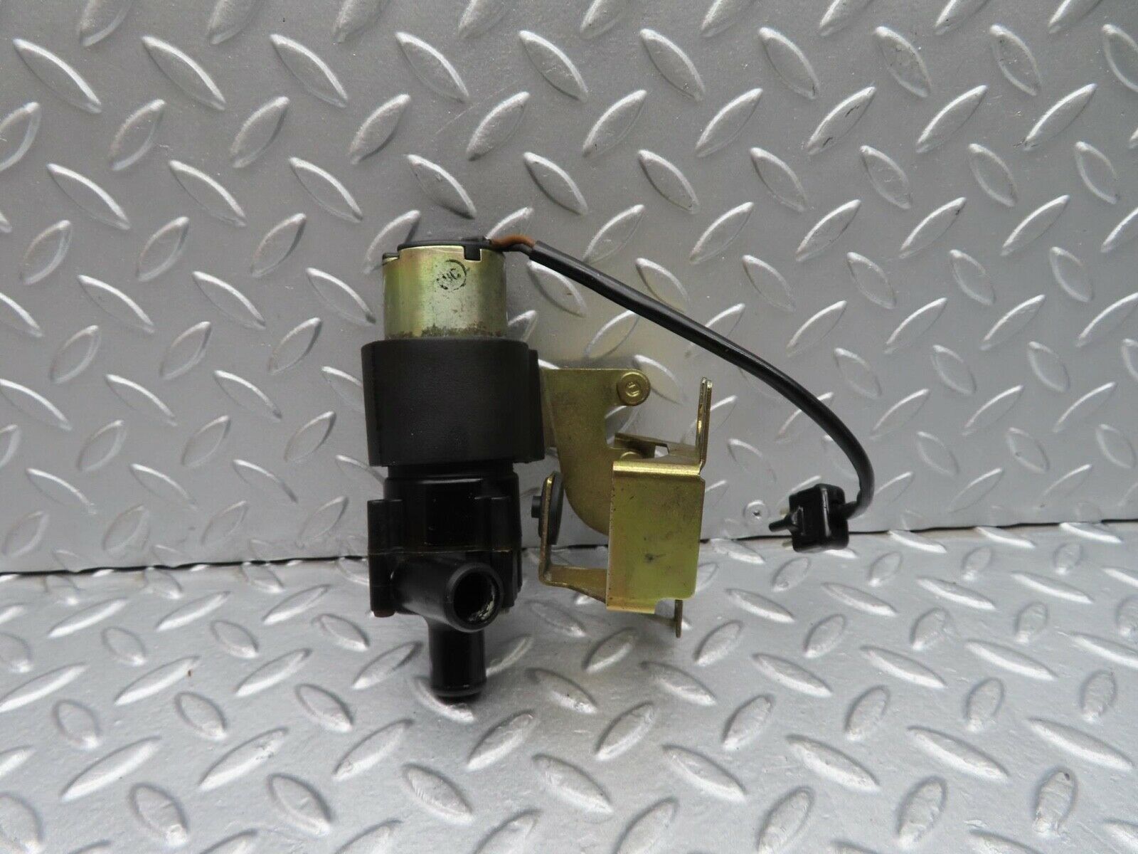 12077 Mercedes-Benz R129 300SL Coupe Heating Water Pump 0018351064