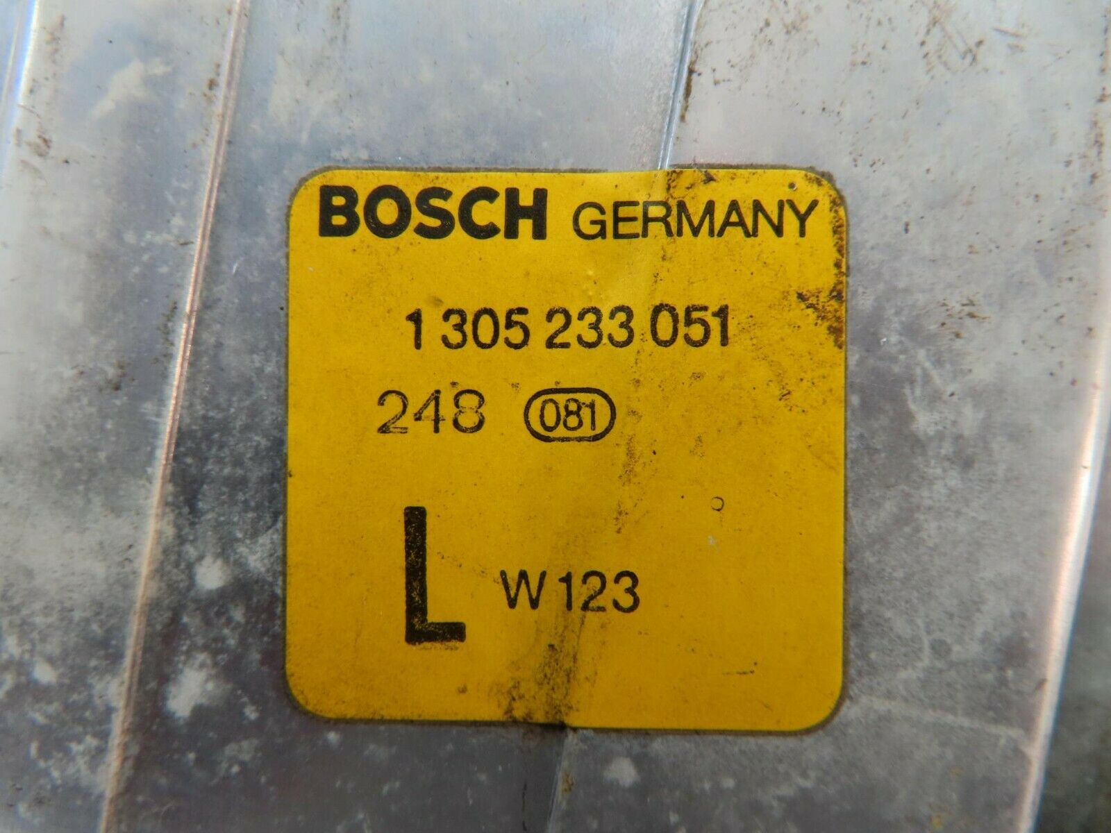 8110 Mercedes-Benz W123 Indicator Light Front Left Bosch 1305233051