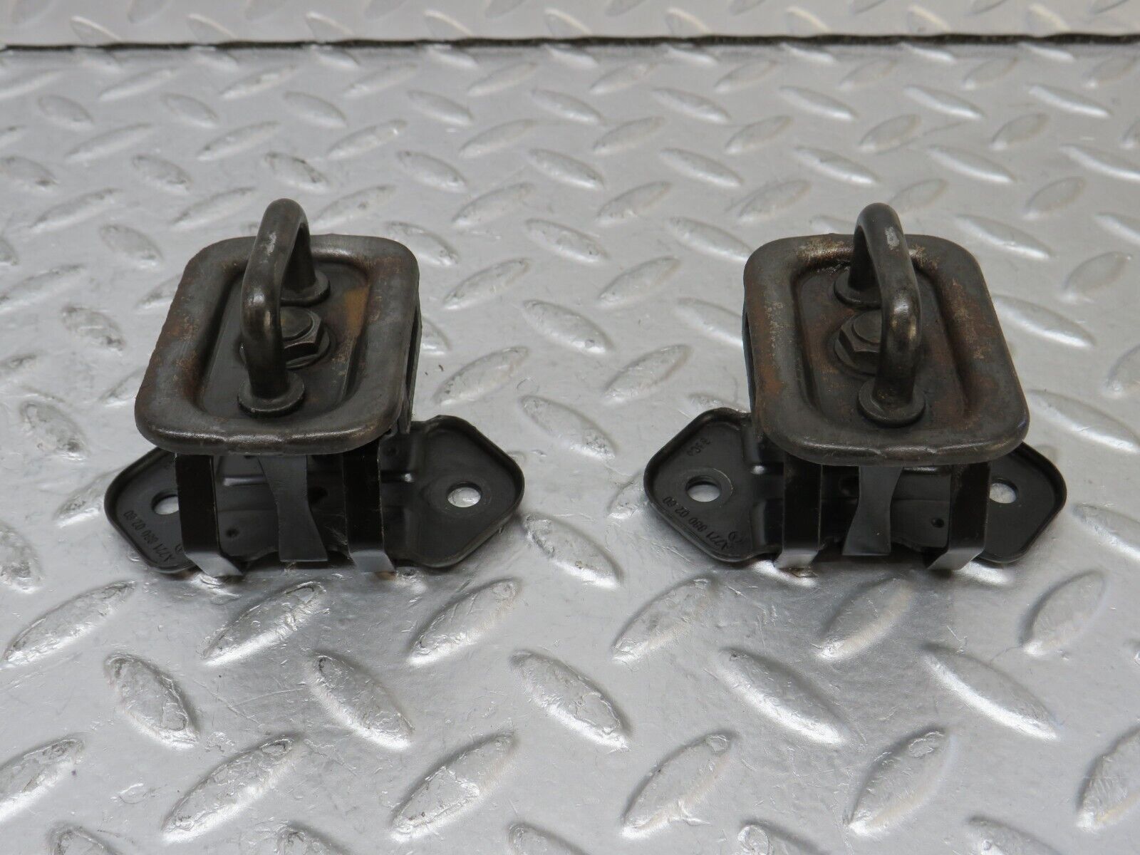 35178 Mercedes-Benz W221 Bonnet Lock Latch 2x 2218800260