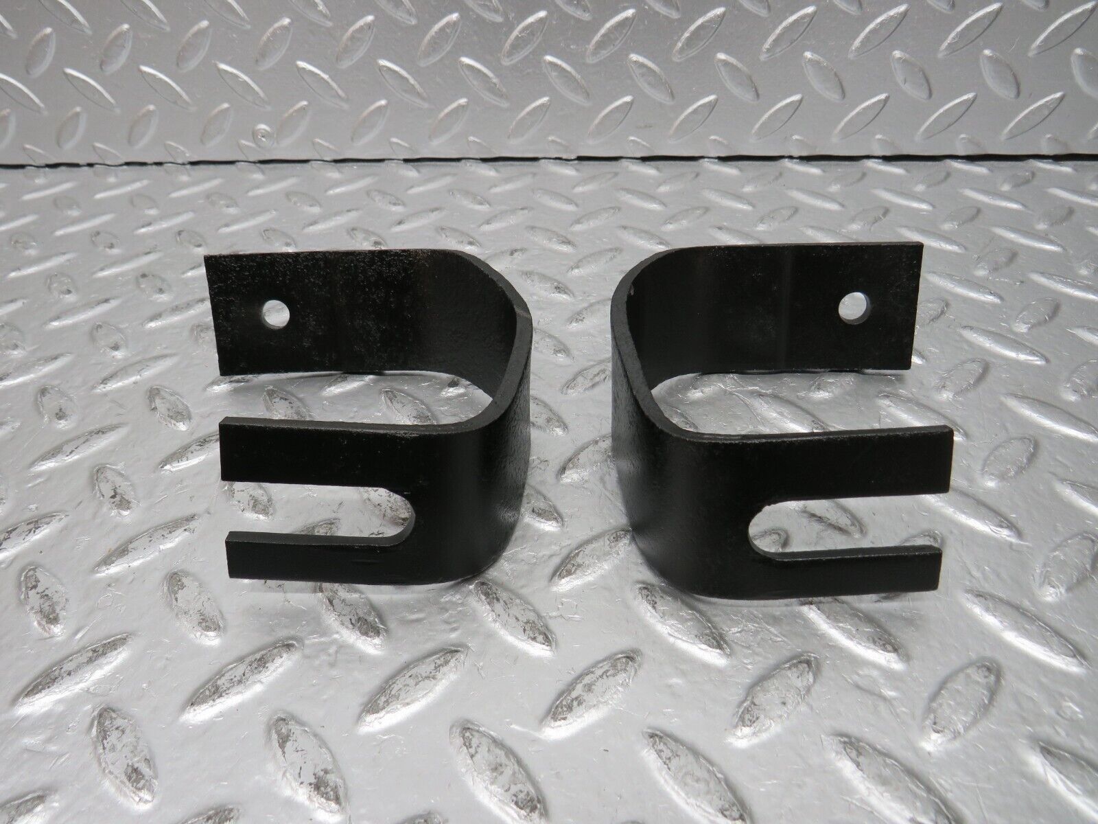 31546 Mercedes-Benz W123 200D Front Bumper Bracket Pair