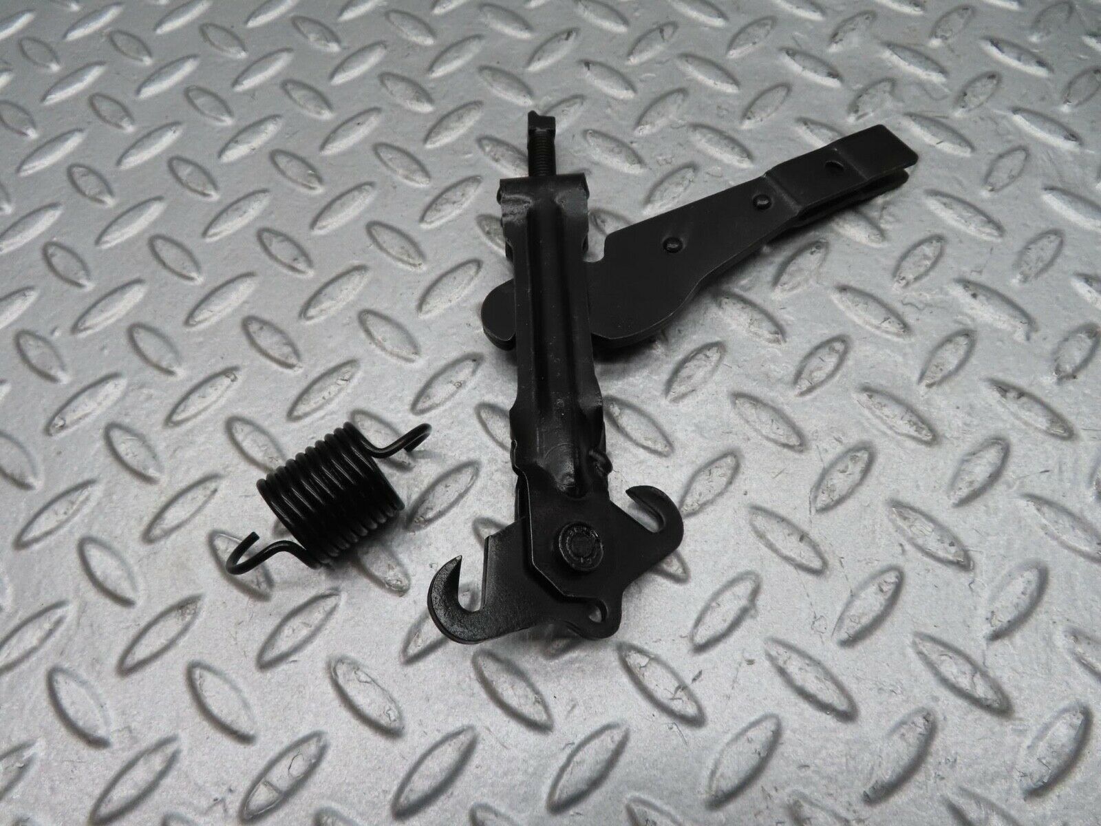 14513 Mercedes-Benz C107 280 SLC Handbrake Adjusting Handbrake Regulator