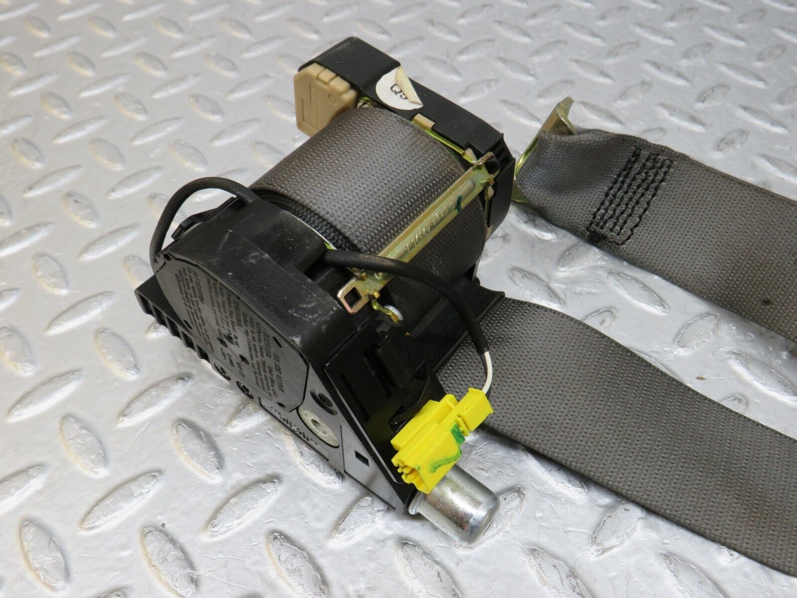 35279 Mercedes-Benz W221 Rear Seat Belt Set & Buckles 2218600485 2218600385