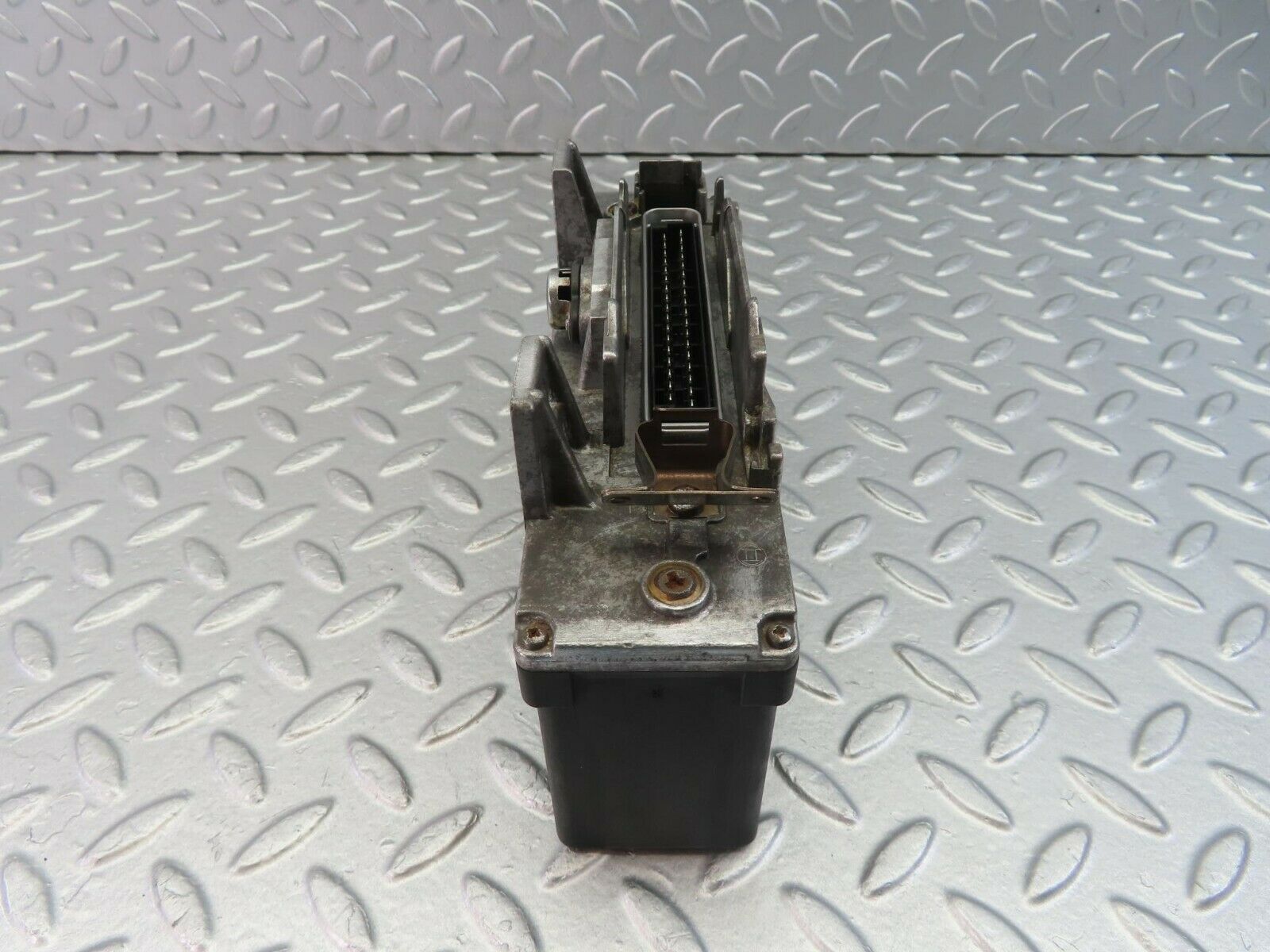 10463 Mercedes-Benz W201 190E ABS Control Unit Bosch 0055452132