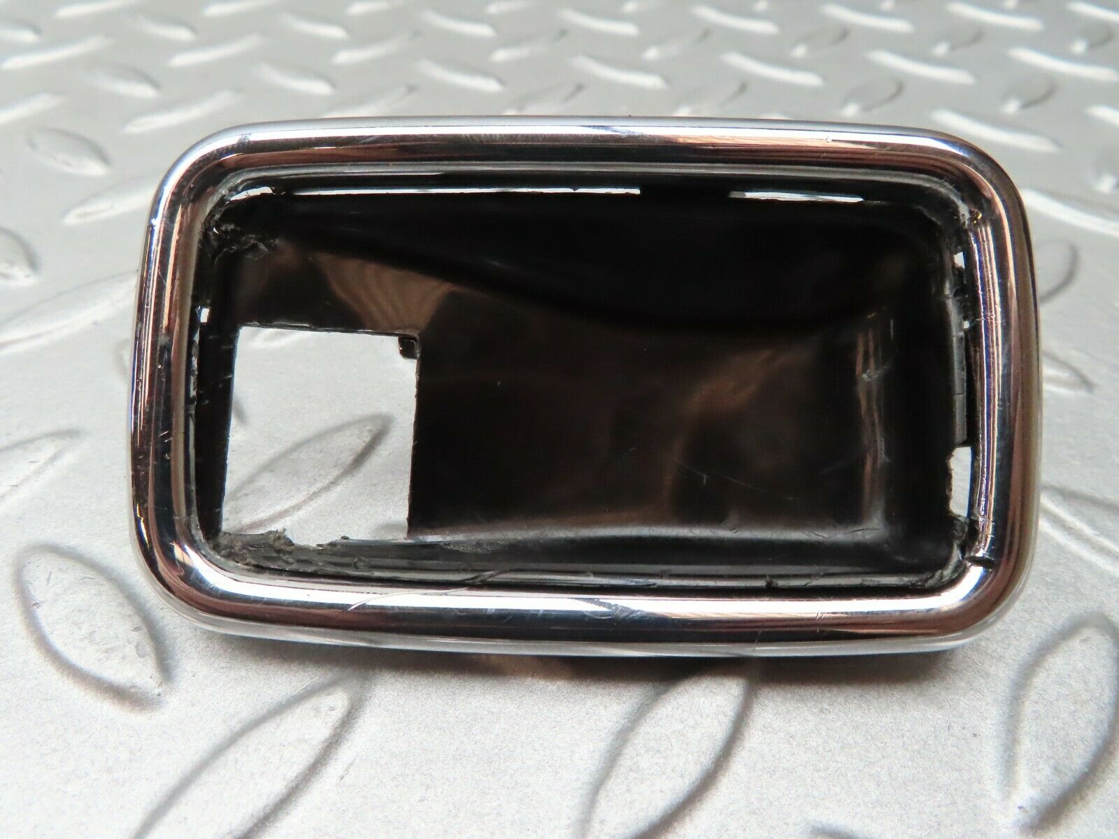 4730 Mercedes-Benz W114 280CE Coupe Chrome Frame For Door Handle 1087660511