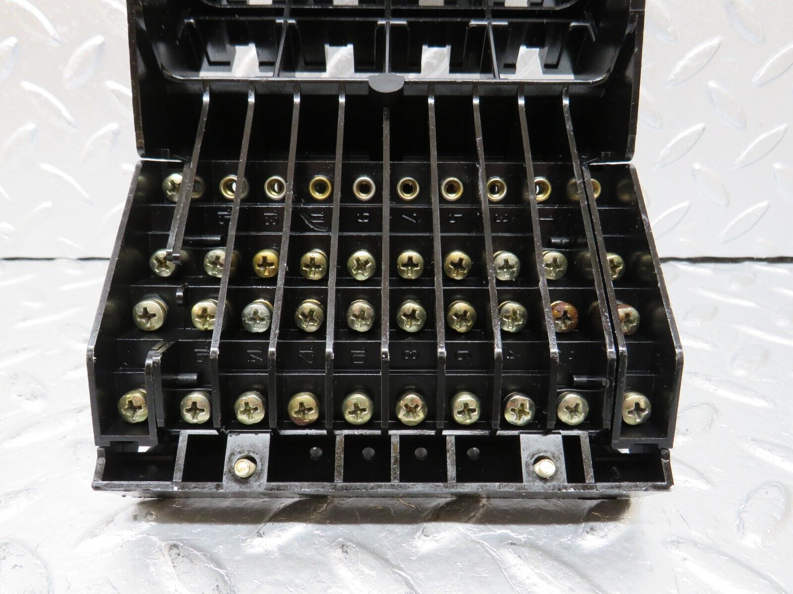 34439 Mercedes-Benz C126 380SEC Coupe Fuse Box 1265400550