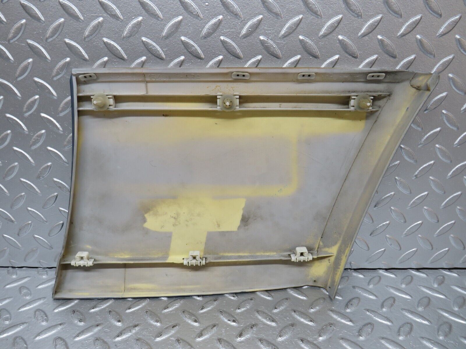 31297 Mercedes-Benz S124 220TE Wagon Front Left Fender Wing Moulding 1246901340