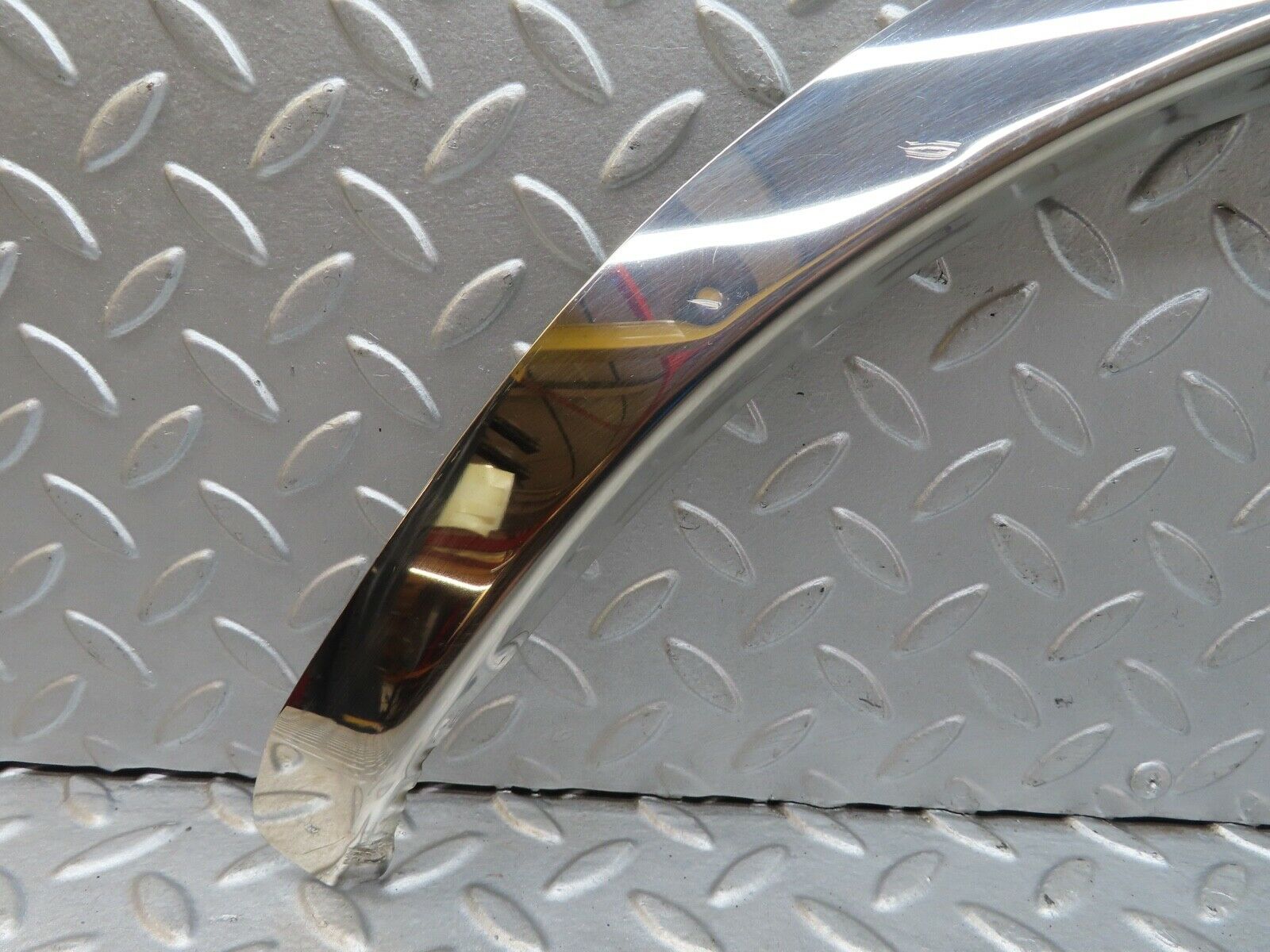 17677 Mercedes-Benz W116 450SEL Front Left Wheel Arch Chrome Trim