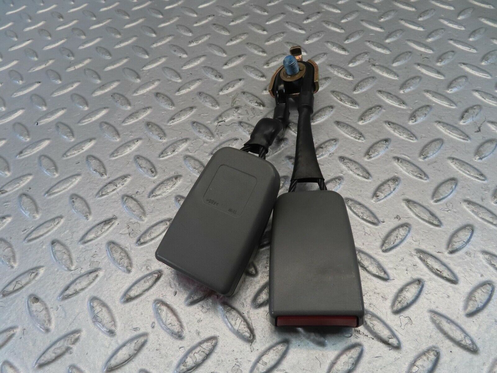 11216 Mercedes-Benz W221 S320 Rear Seat Belt Buckle 2218600269