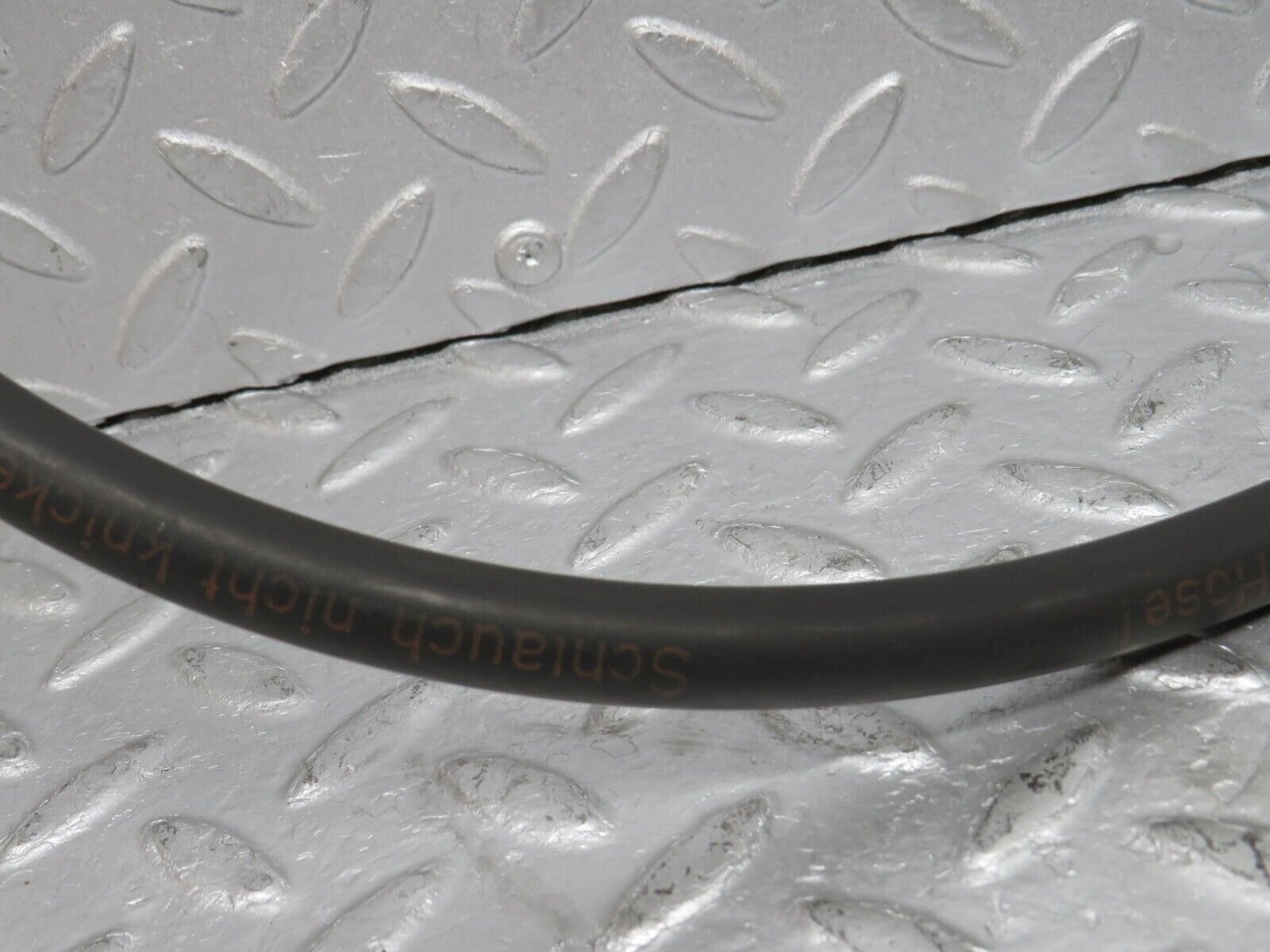 38184 Mercedes-Benz A124 320E Cabriolet Fuel Hose Pipe