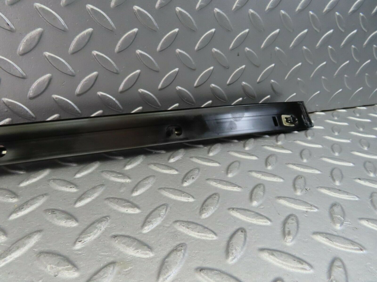 10296 Mercedes-Benz C107 Coupe Right Door Centre Moulding Trim