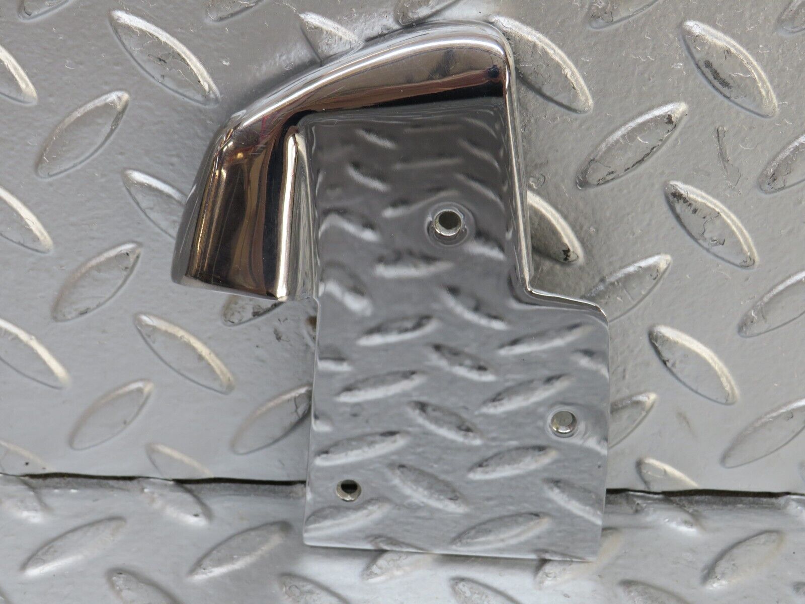 26491 Mercedes-Benz C124 220CE Coupe B Pillar Chrome Cover Plate Left Side