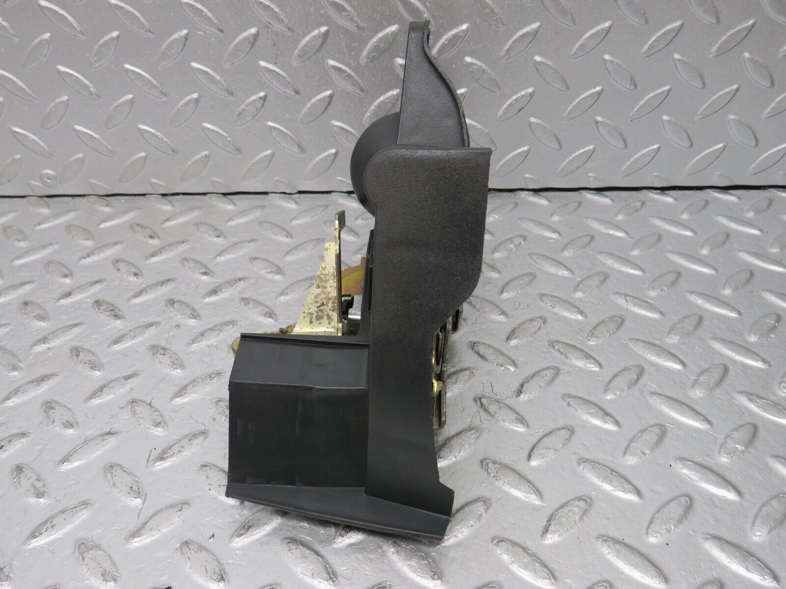 33408 Mercedes-Benz W202 C180 Rear Left Door Lock Mechanism 2027300535