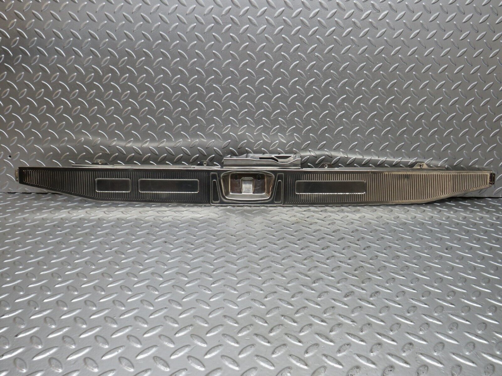 27620 Mercedes-Benz S124 300TE Wagon Trunk Edge Chrome Moulding 1246980089