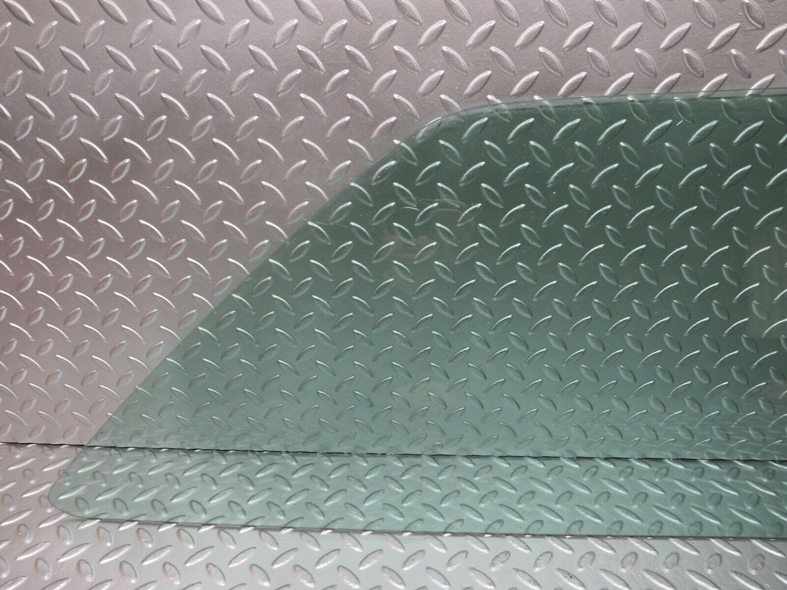 24442 Mercedes-Benz S124 220TE Wagon Quarter Trunk Side Glass