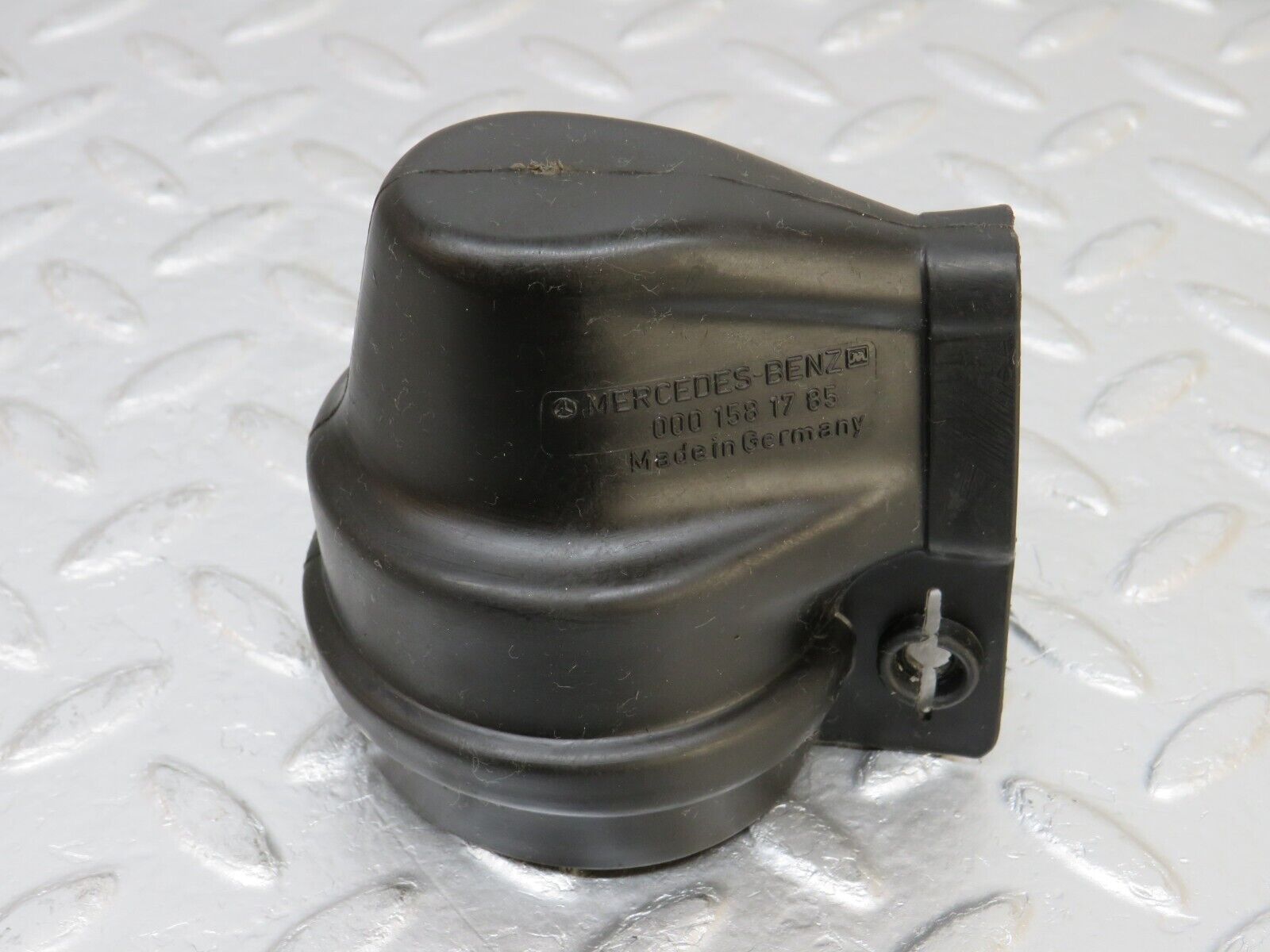 34309 Mercedes-Benz C126 380SEC Coupe Ignition Coil Protective Cap 0001581785