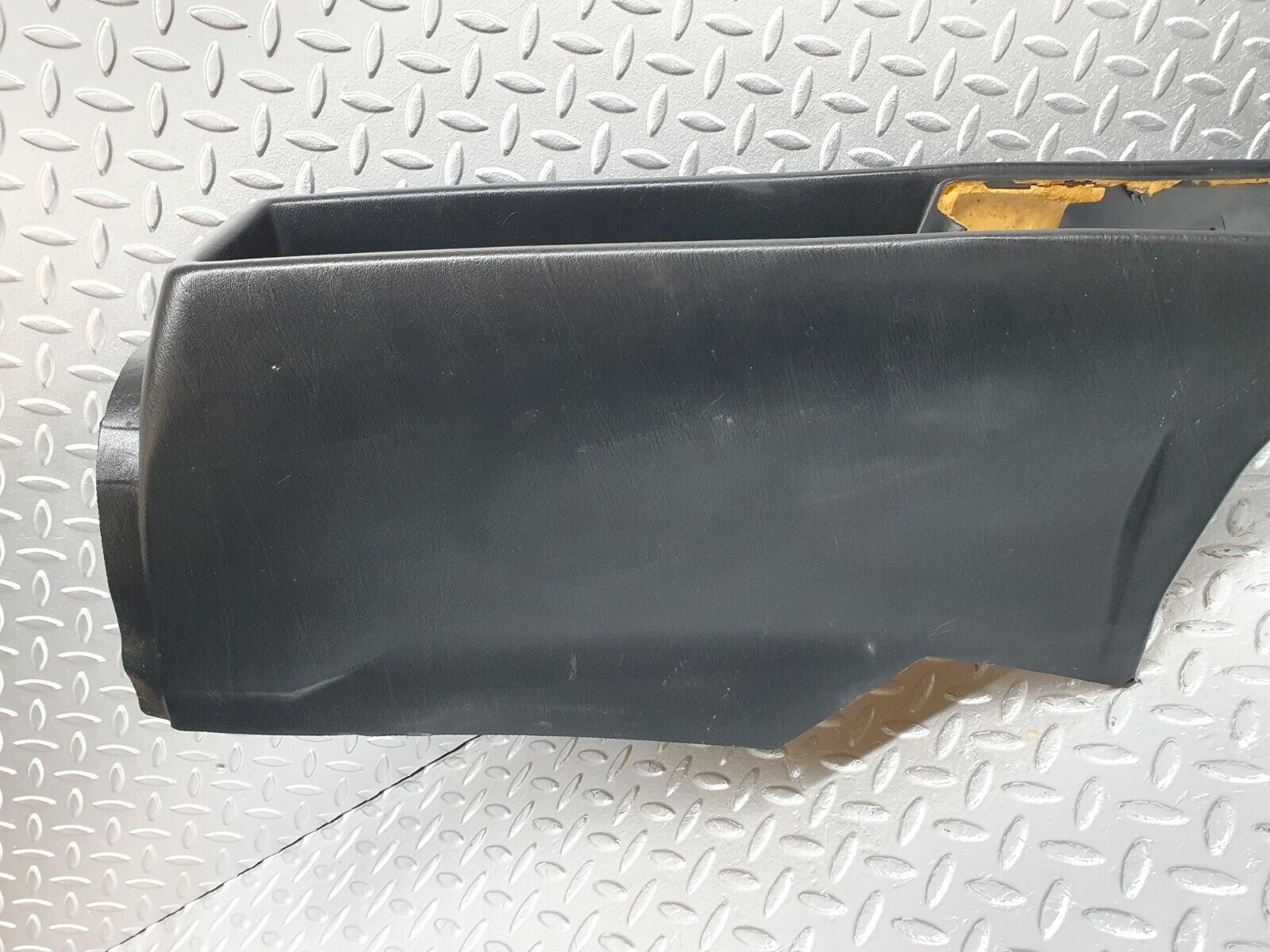 40812 Mercedes-Benz W123 300D Centre Console Black