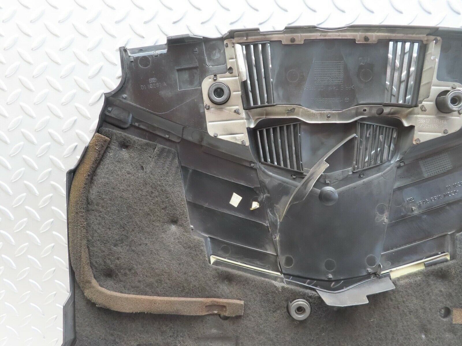 11297 Mercedes-Benz W221 S320 Engine Cover 6420100167