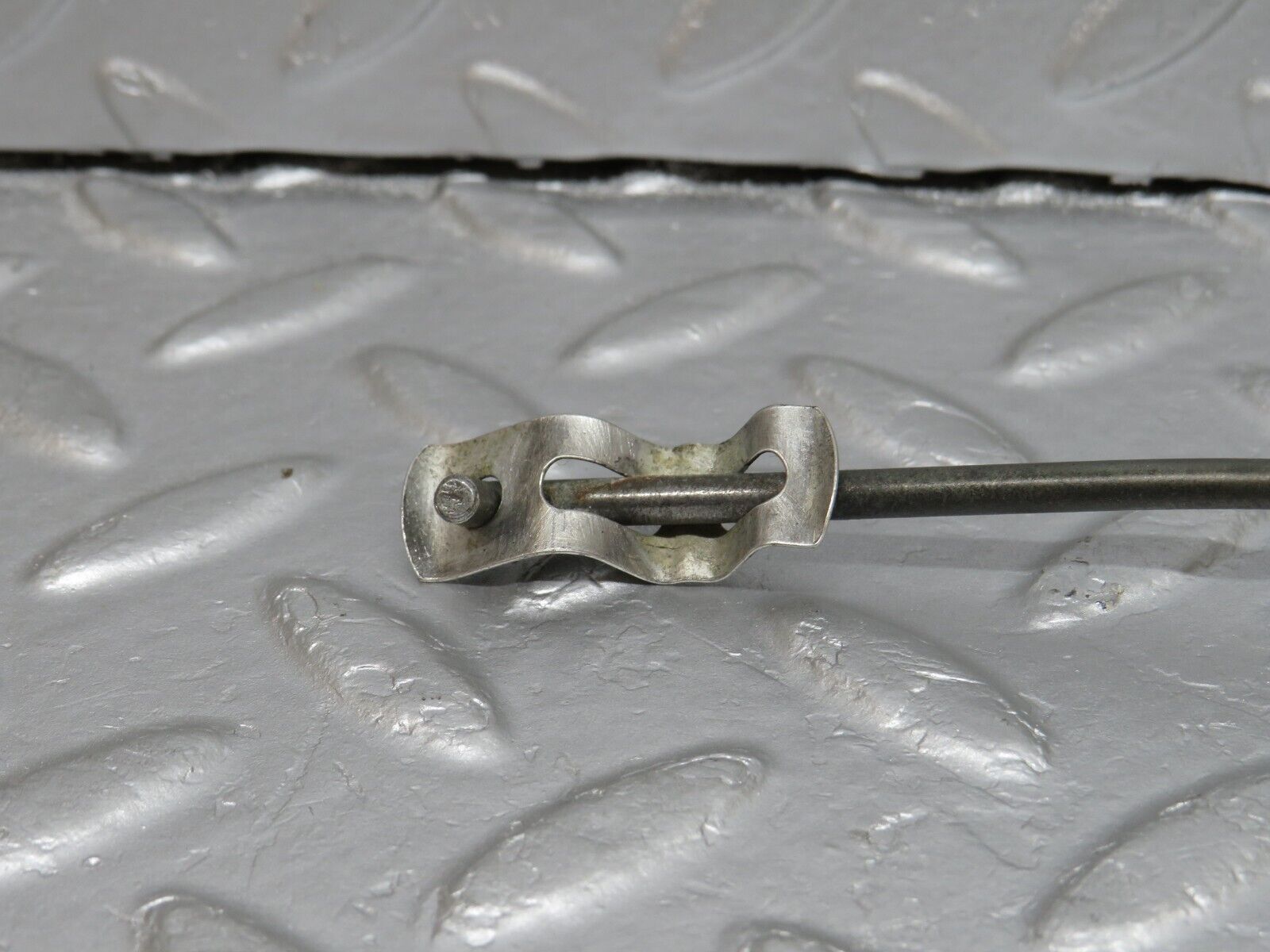 40459 Mercedes-Benz W110 230 Rear Door Lock Control Bar