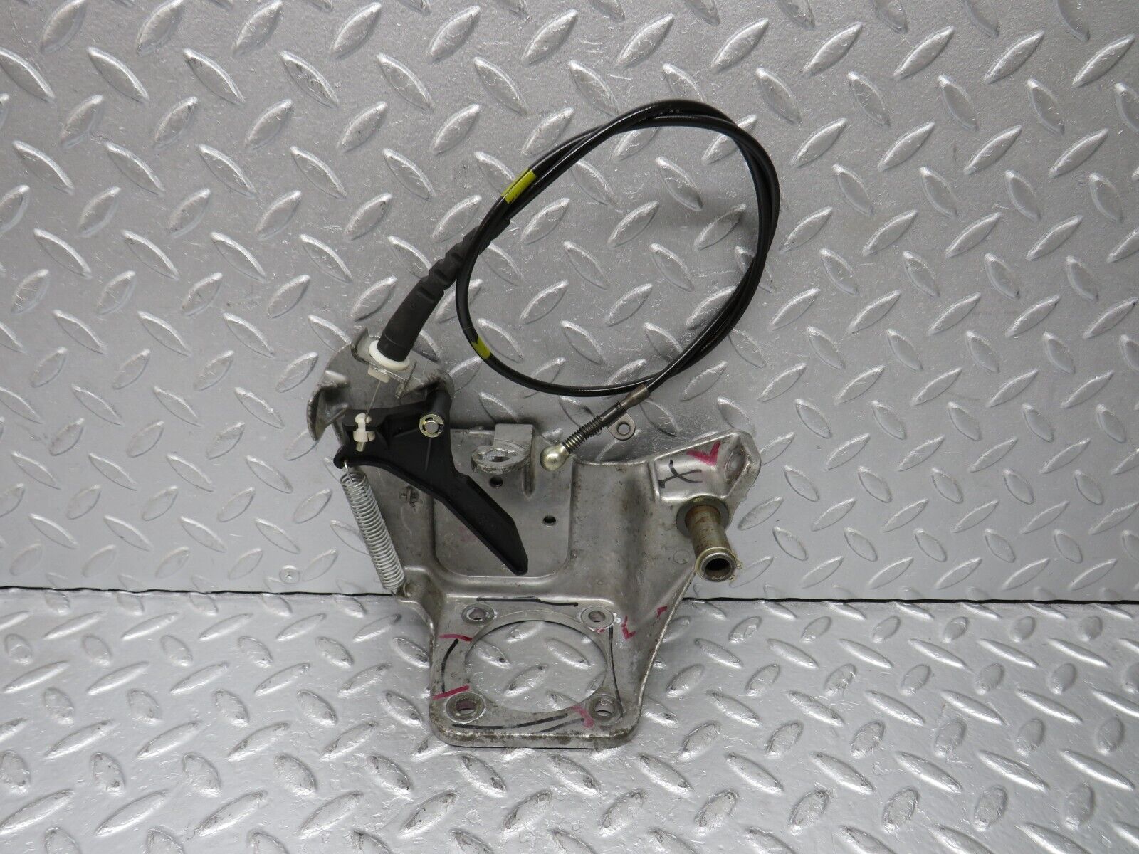 38434 Mercedes-Benz R129 280SL Coupe Brake Pedal Bracket 1402921031 1242901019 1292600651