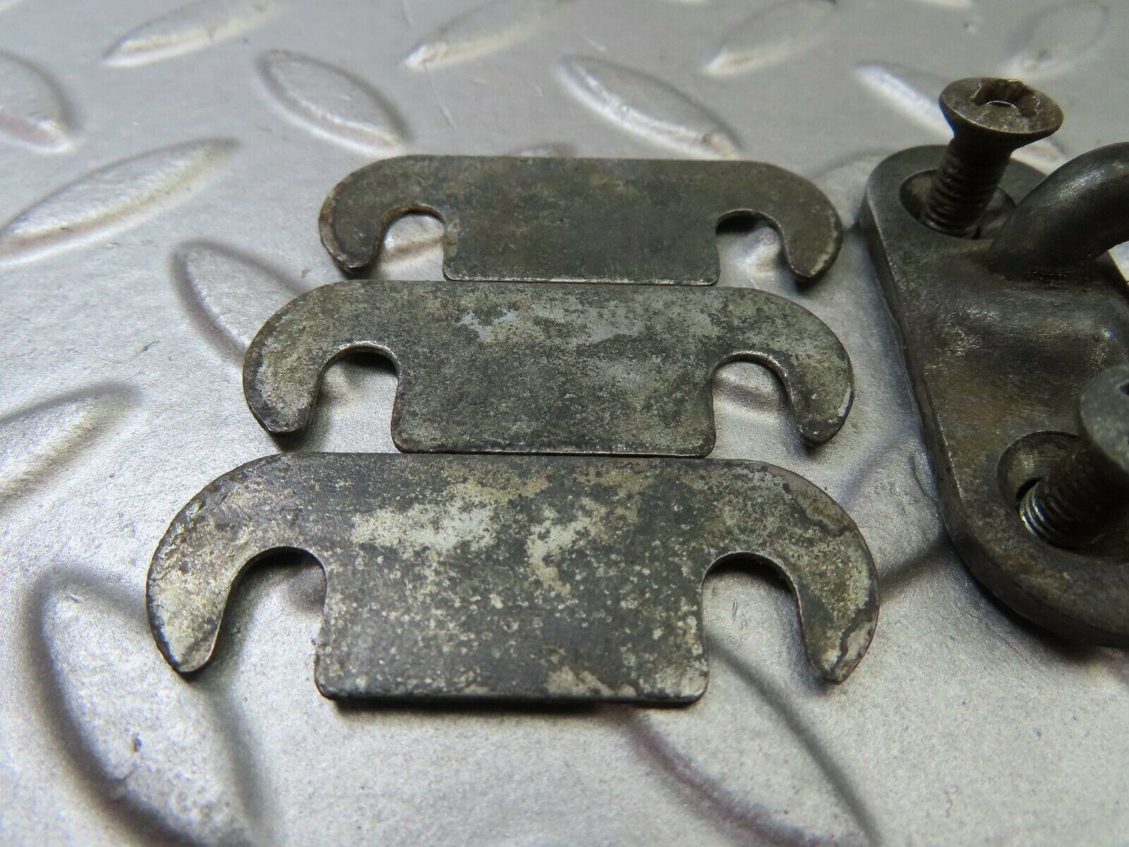 7665 Mercedes-Benz S123 230TE Wagon Trunk Latch Lock 1237400032