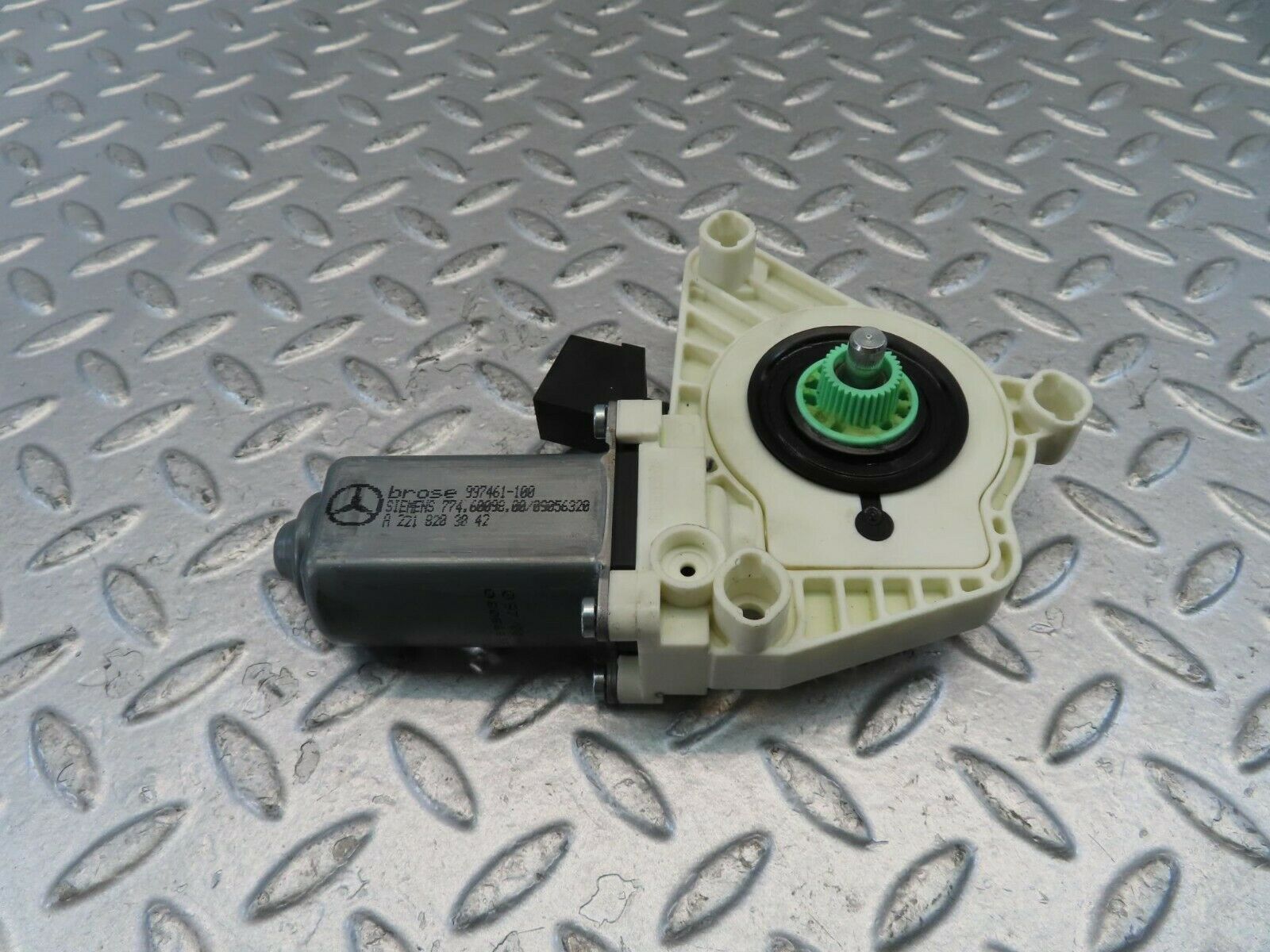 11191 Mercedes-Benz W221 S320 Rear Right Door Window Regulator Motor 997461100