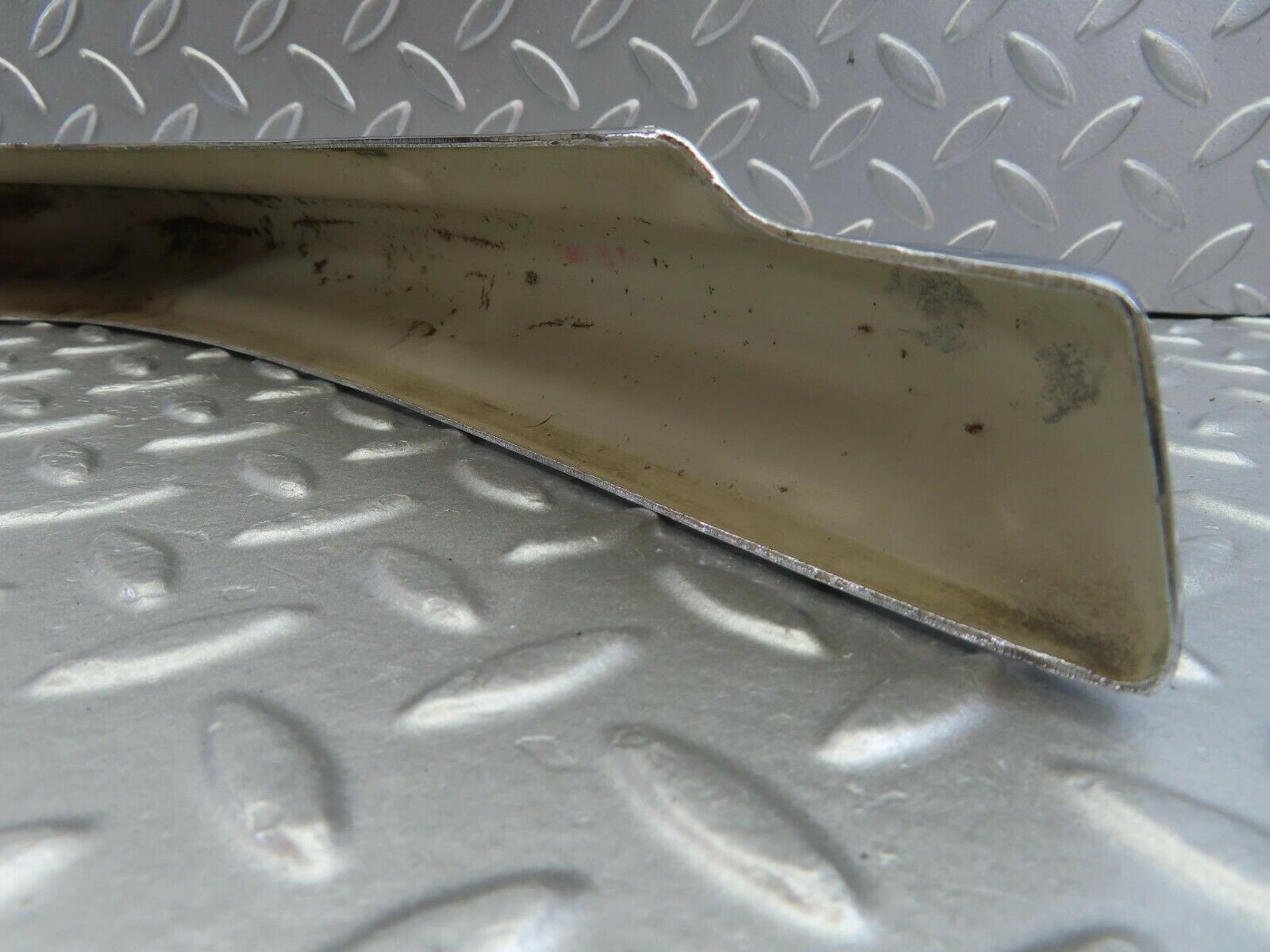 10615 Mercedes-Benz W108 Front Left Upper Bumper Corner