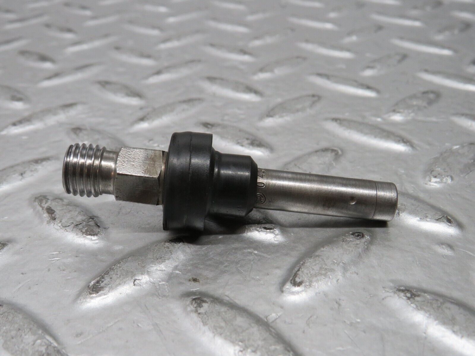 28663 Mercedes-Benz W123 230E Fuel Injector Bosch 0437502010