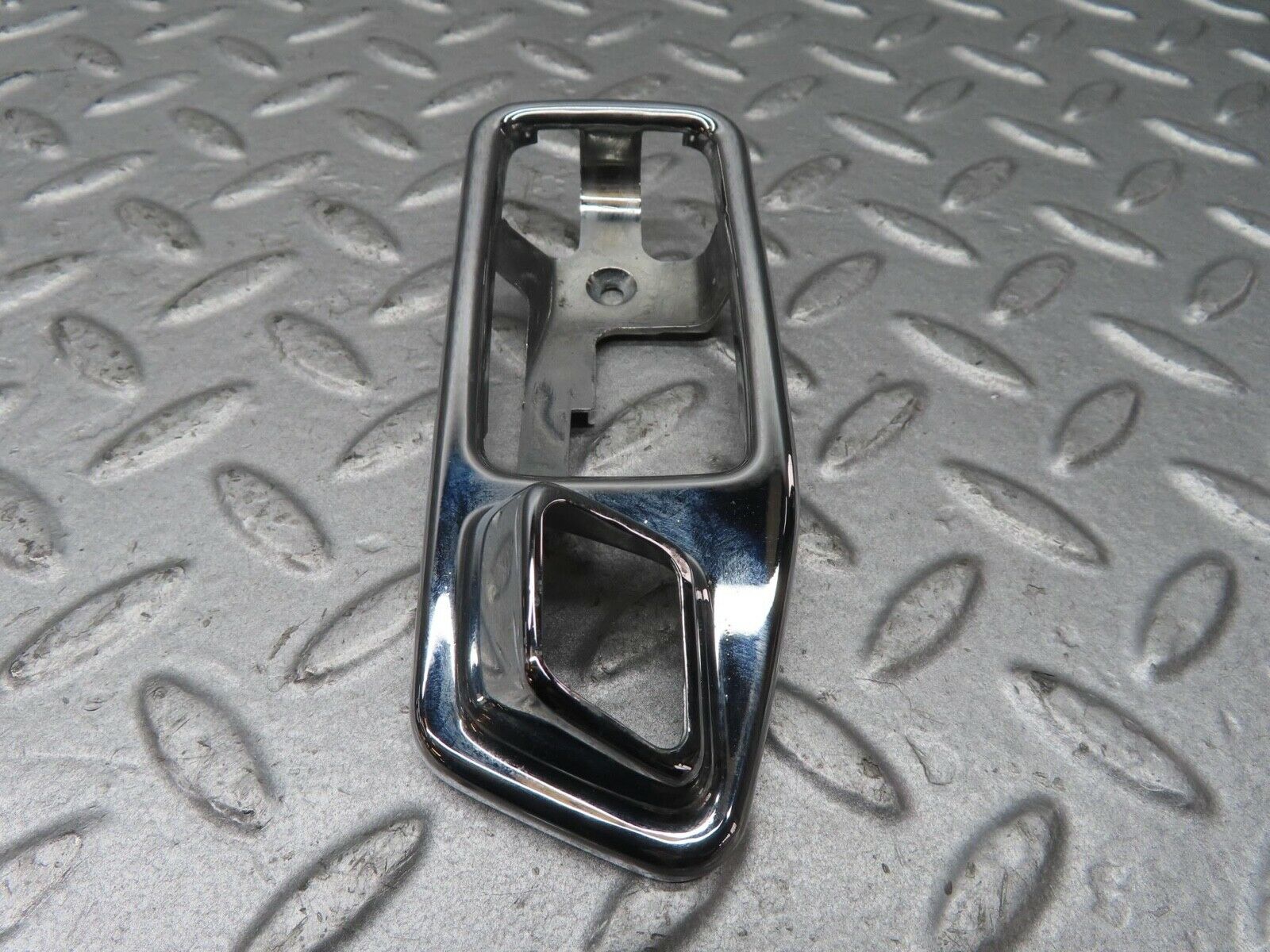 13611 Mercedes-Benz W123 200 Chrome Frame For Door Opener Left 1167660111