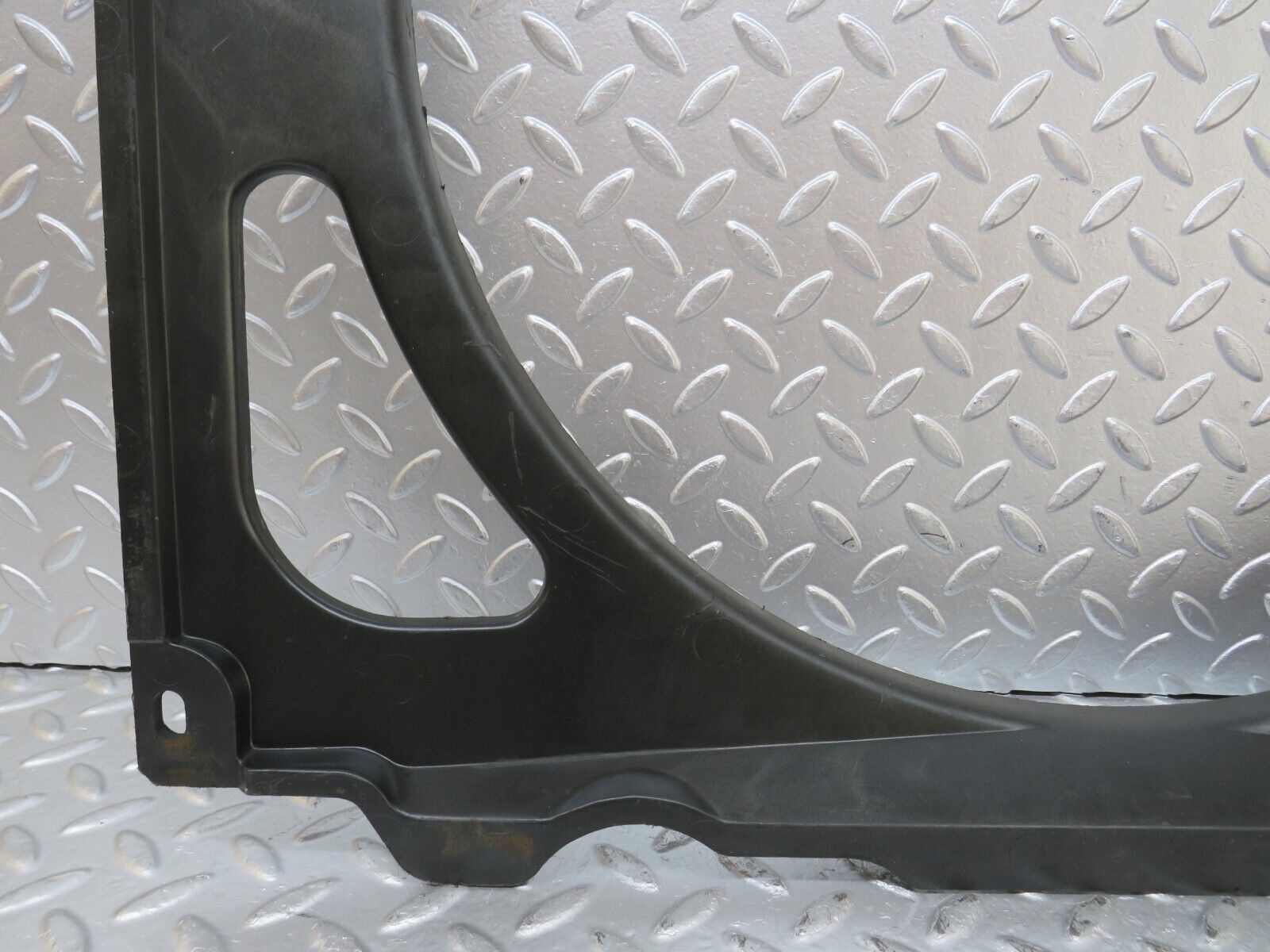 26303 Mercedes-Benz W116 450SE Radiator Shroud Fan Cover 1165050355