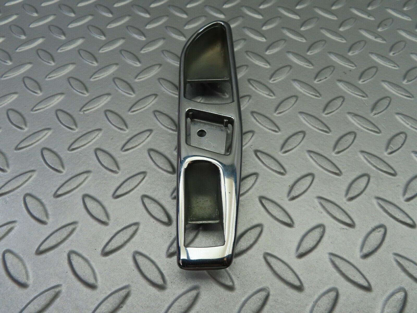 6836 Mercedes-Benz C107 350SLC Coupe Interior Door Handle Chrome Surround Left