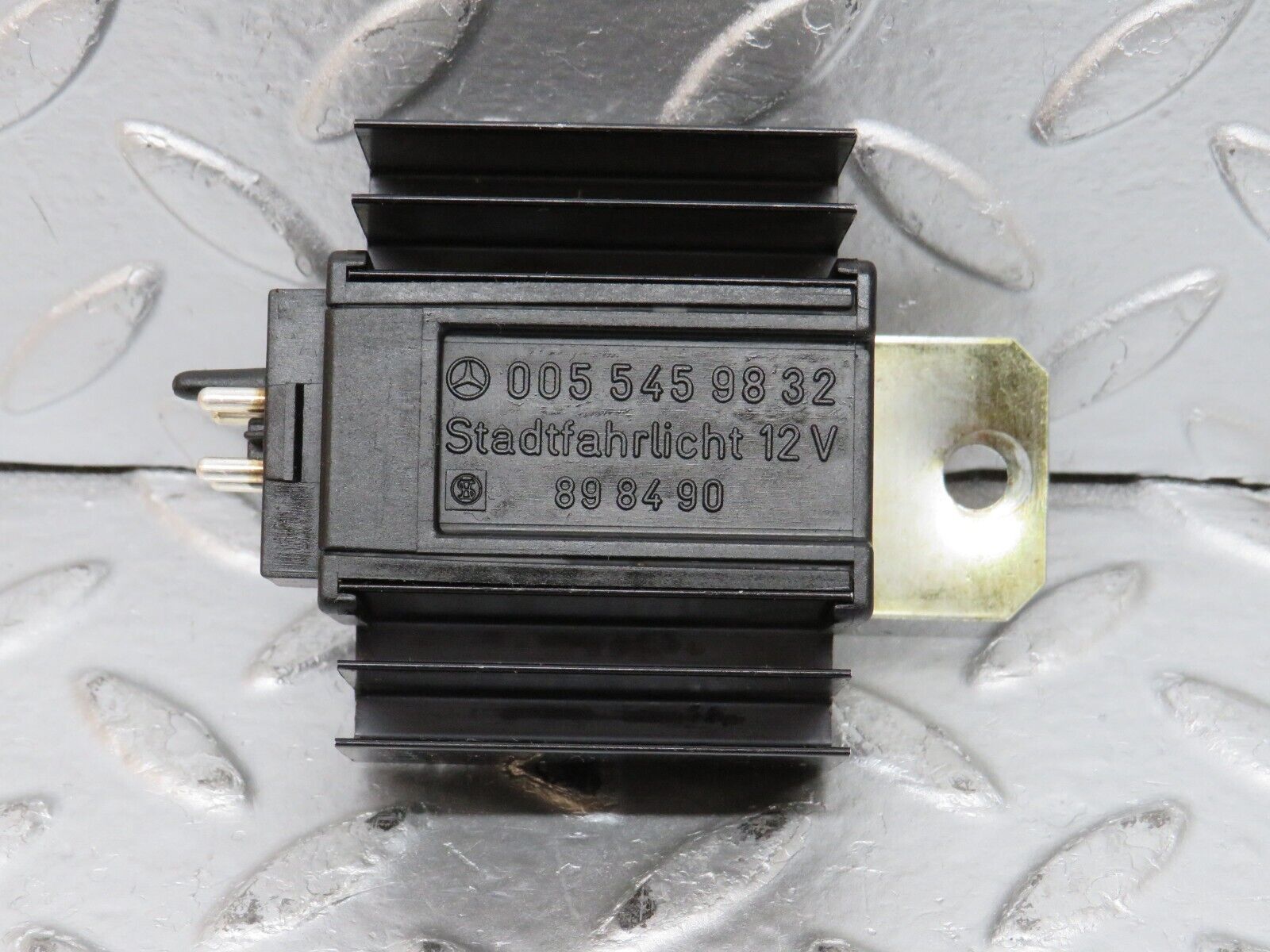 32383 Mercedes-Benz S124 300TE Wagon ECU Relay 0055459832