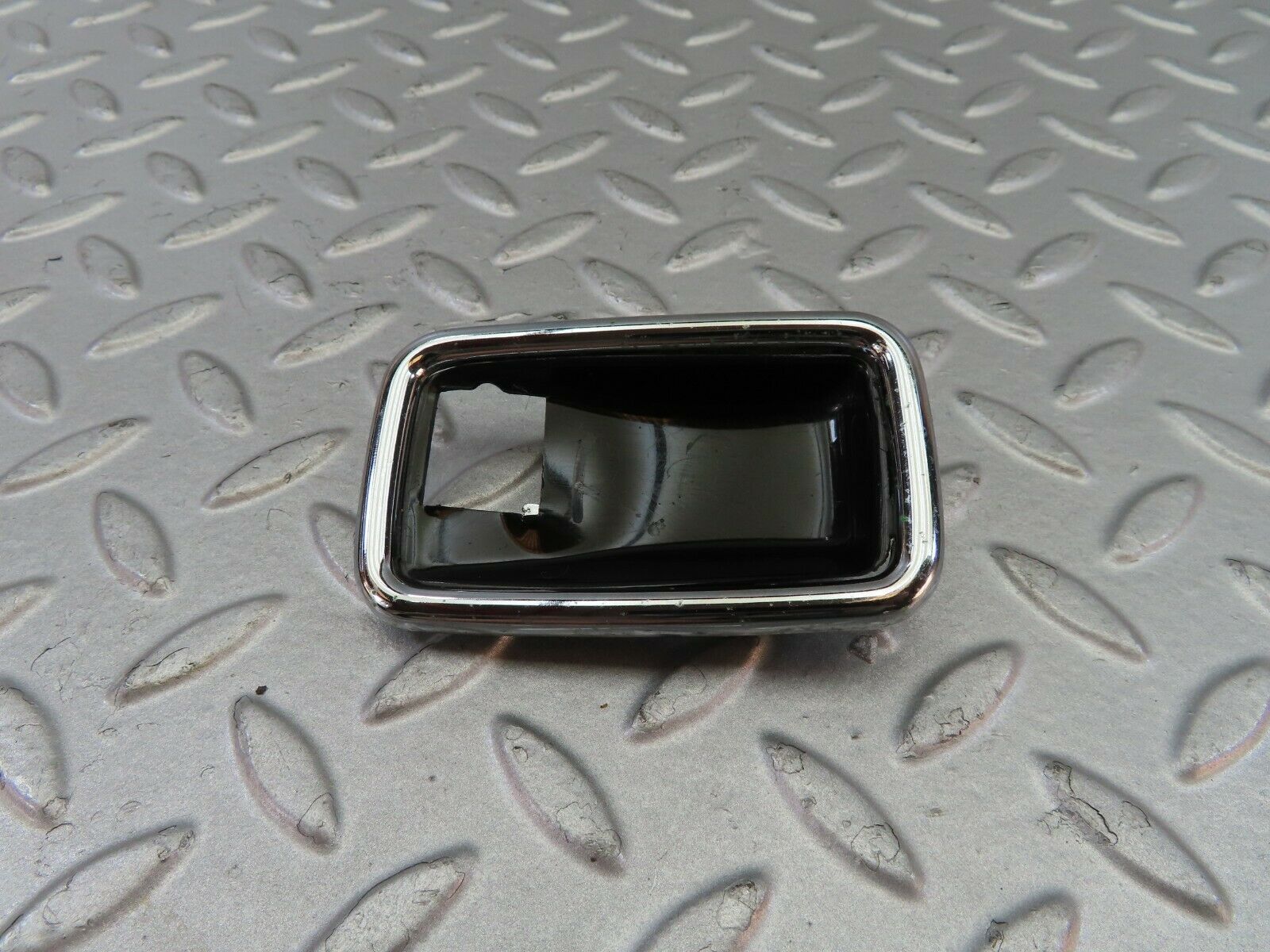 7591 Mercedes-Benz S123 230TE Wagon Chrome Frame For Door Handle 1087660611