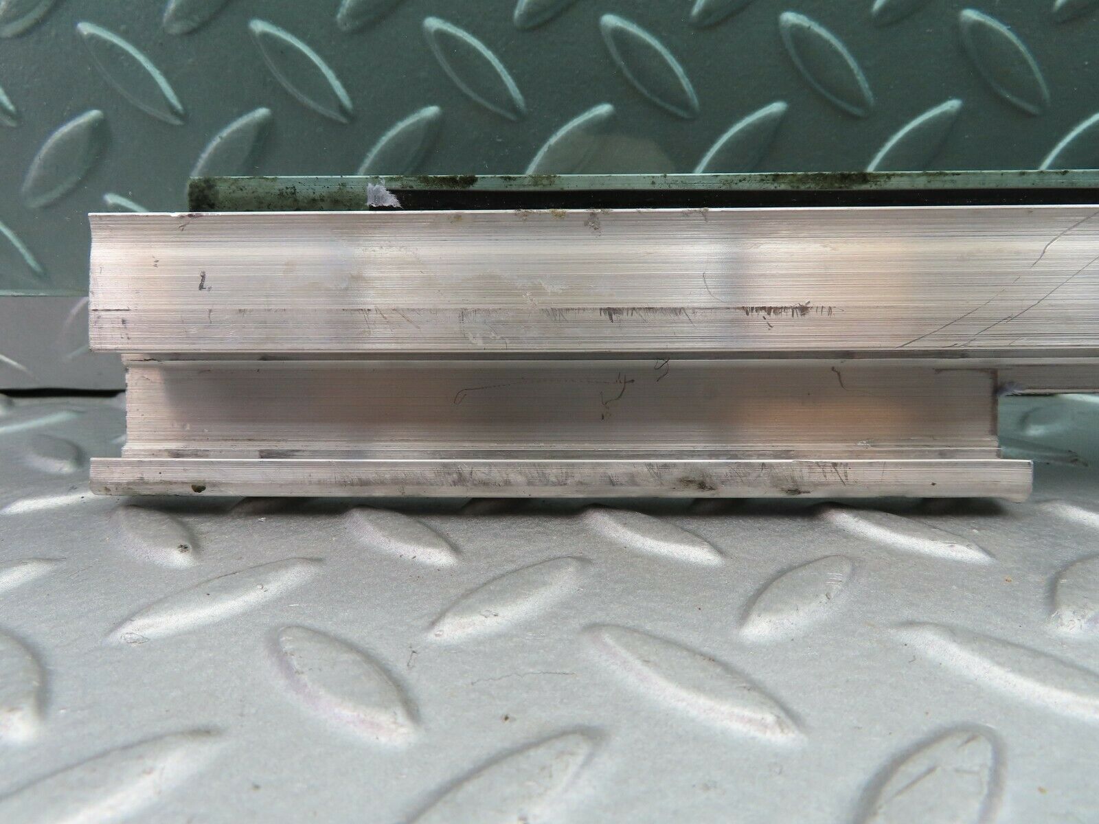 6314 Mercedes-Benz W126 380SE Front Left Door Window Glass