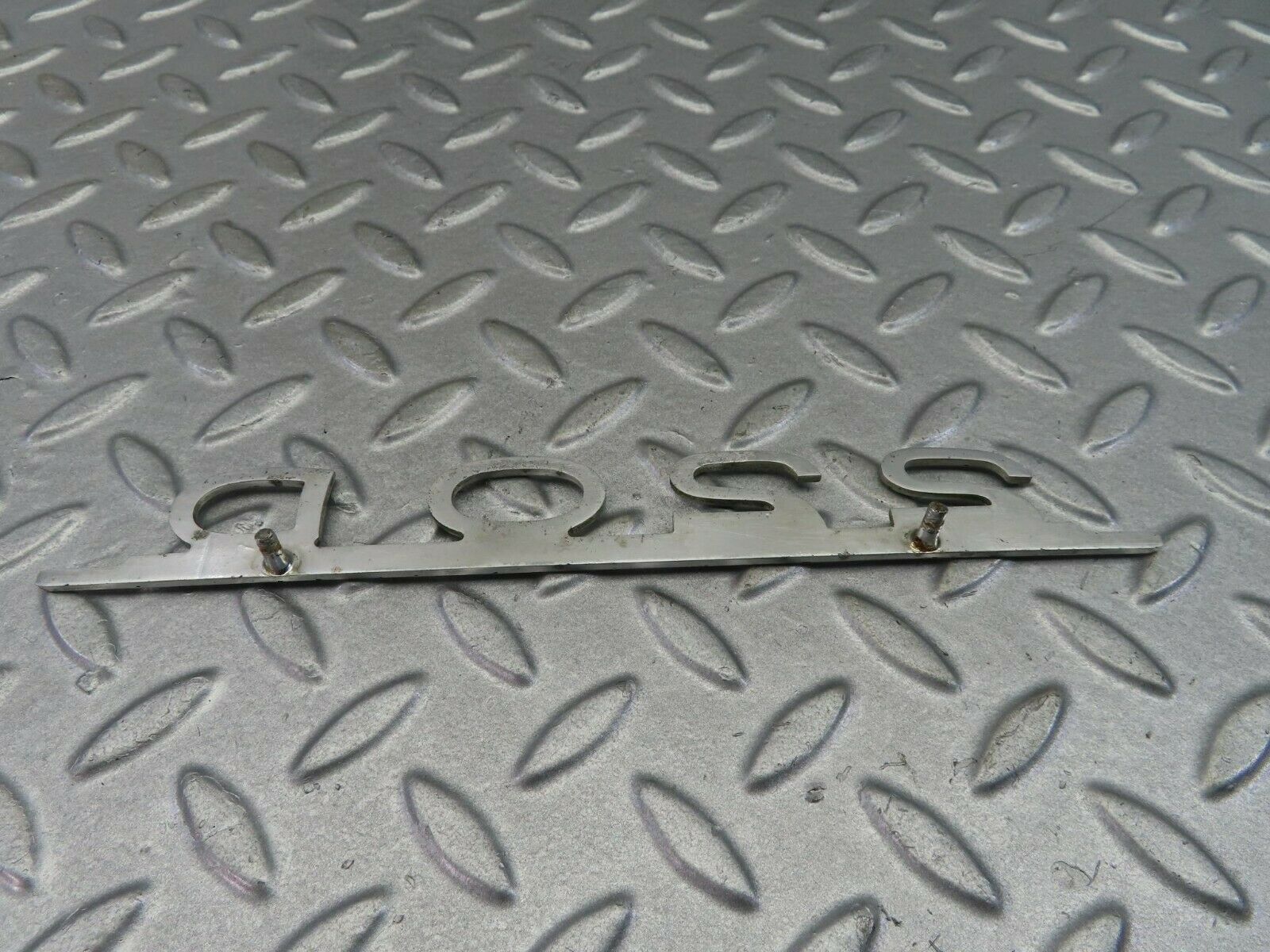 7880 Mercedes-Benz W115 220D Rear Trunk Badge Emblem