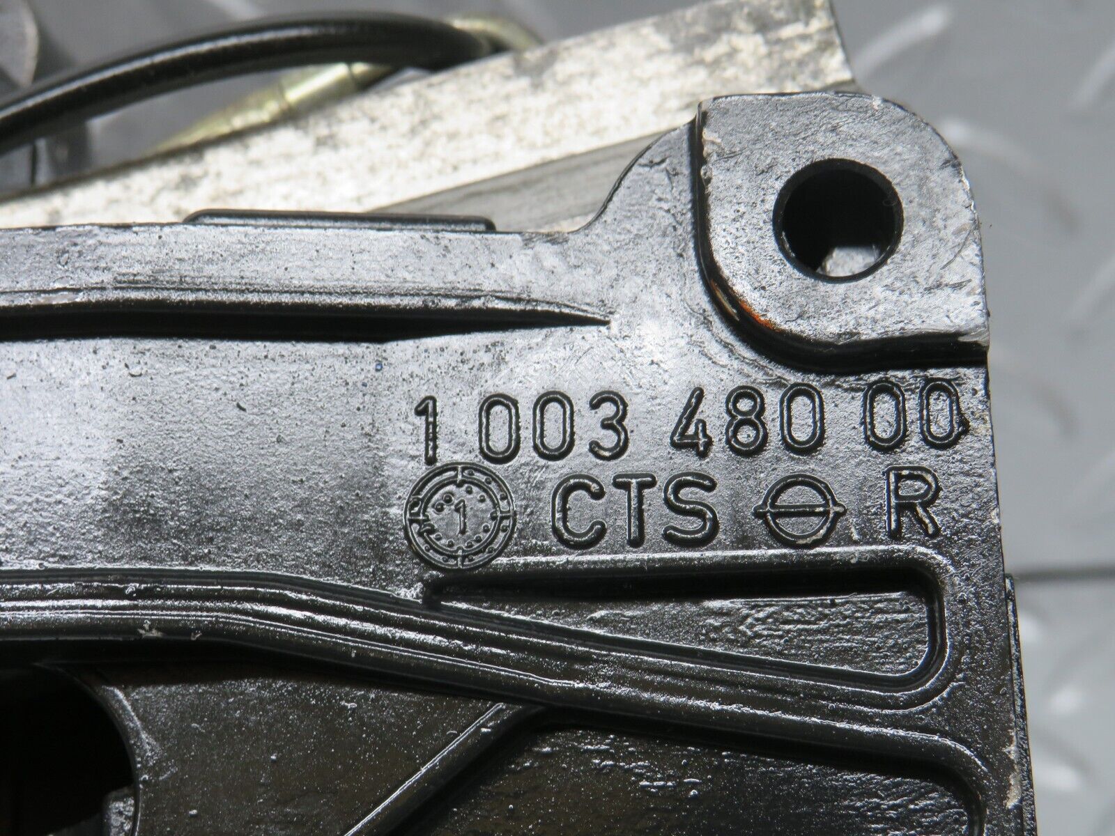 33200 Mercedes-Benz R170 Hardtop Rear Right Folding Hinge Mechanism 100348000