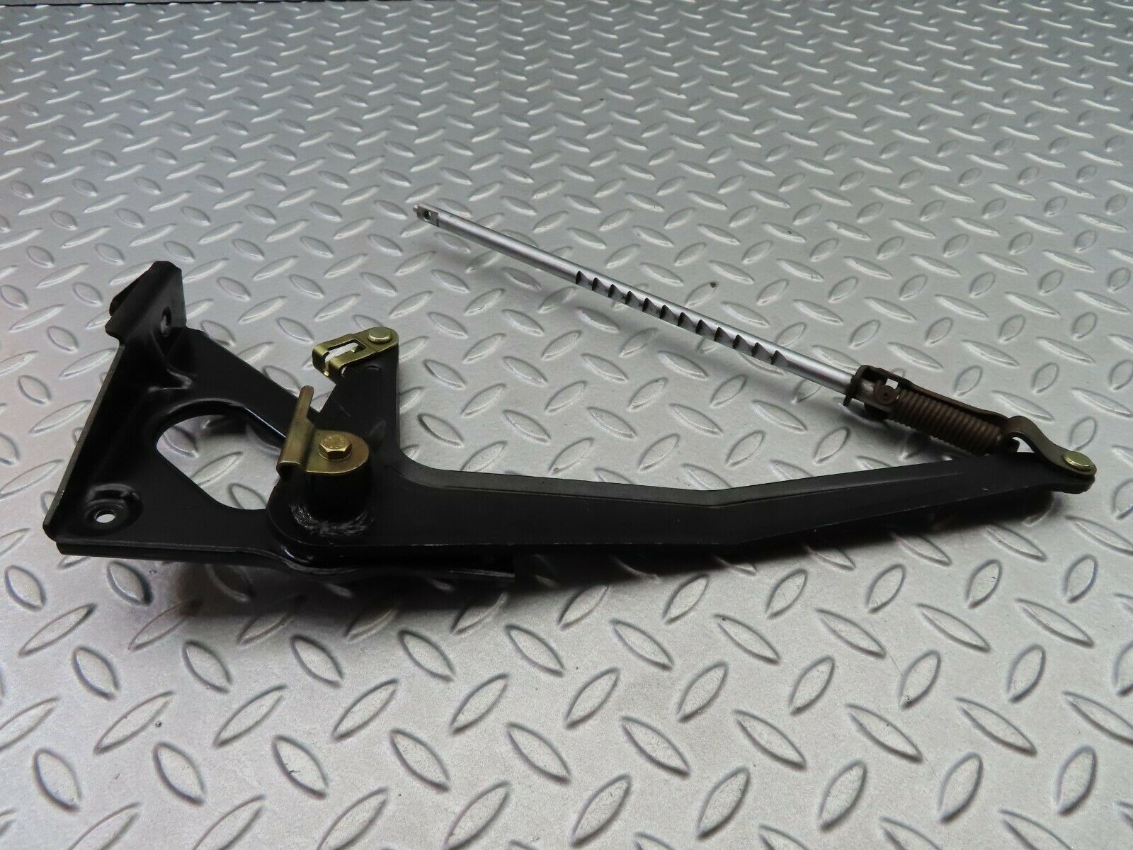 5966 Mercedes-Benz W123 200 Handbrake Regulator