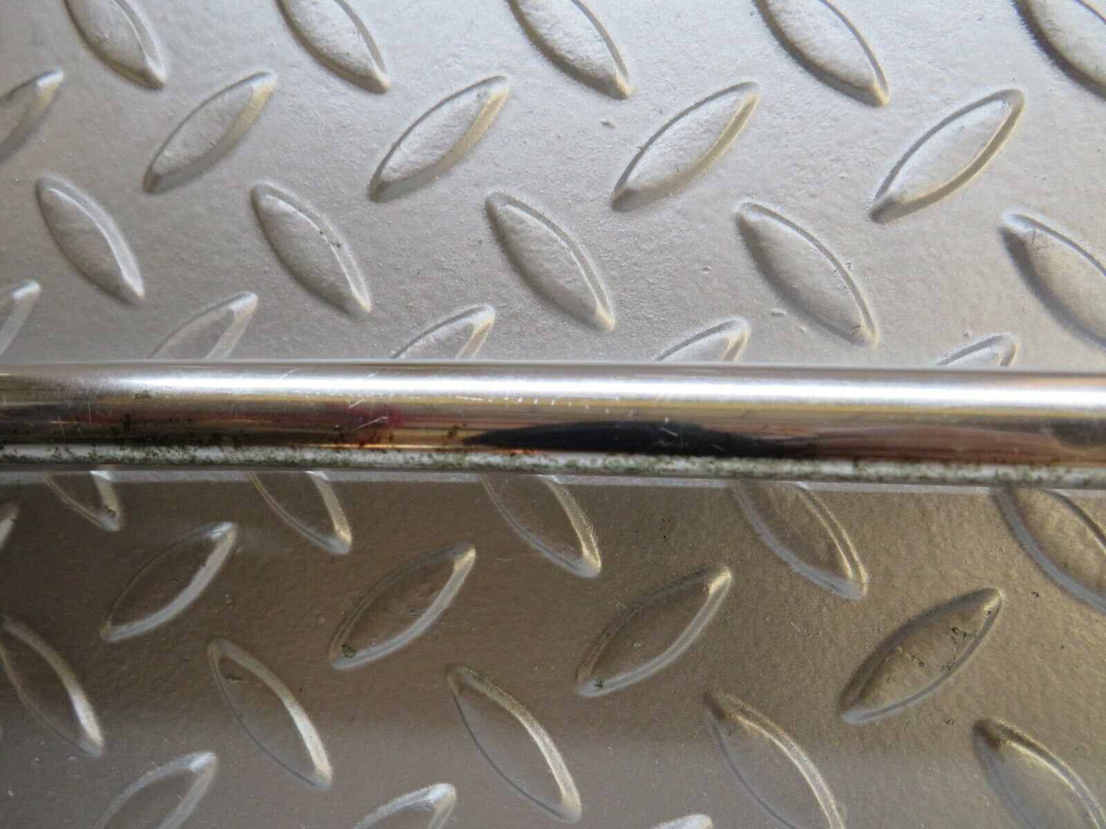 37028 Mercedes-Benz C126 420SEC Coupe Roof Chrome Trim Right Side