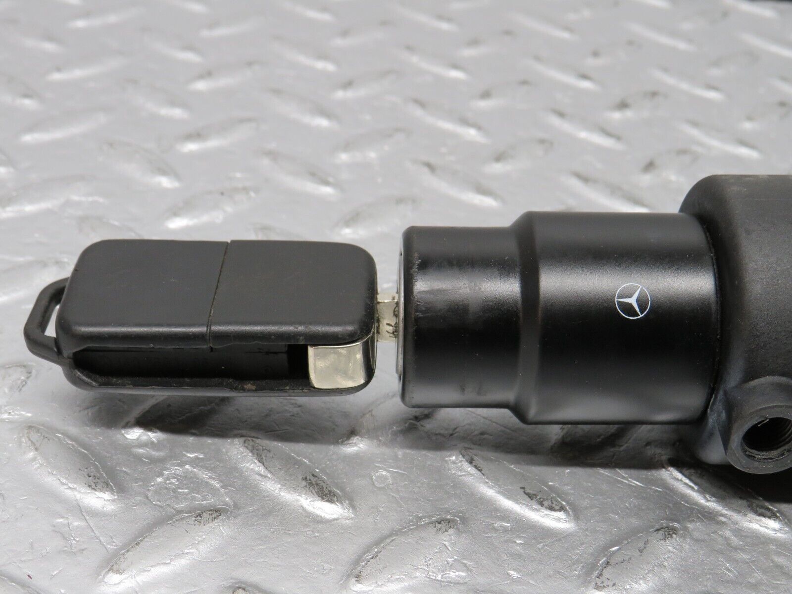 38471 Mercedes-Benz R129 280SL Coupe Steering Lock Ignition Switch With Key